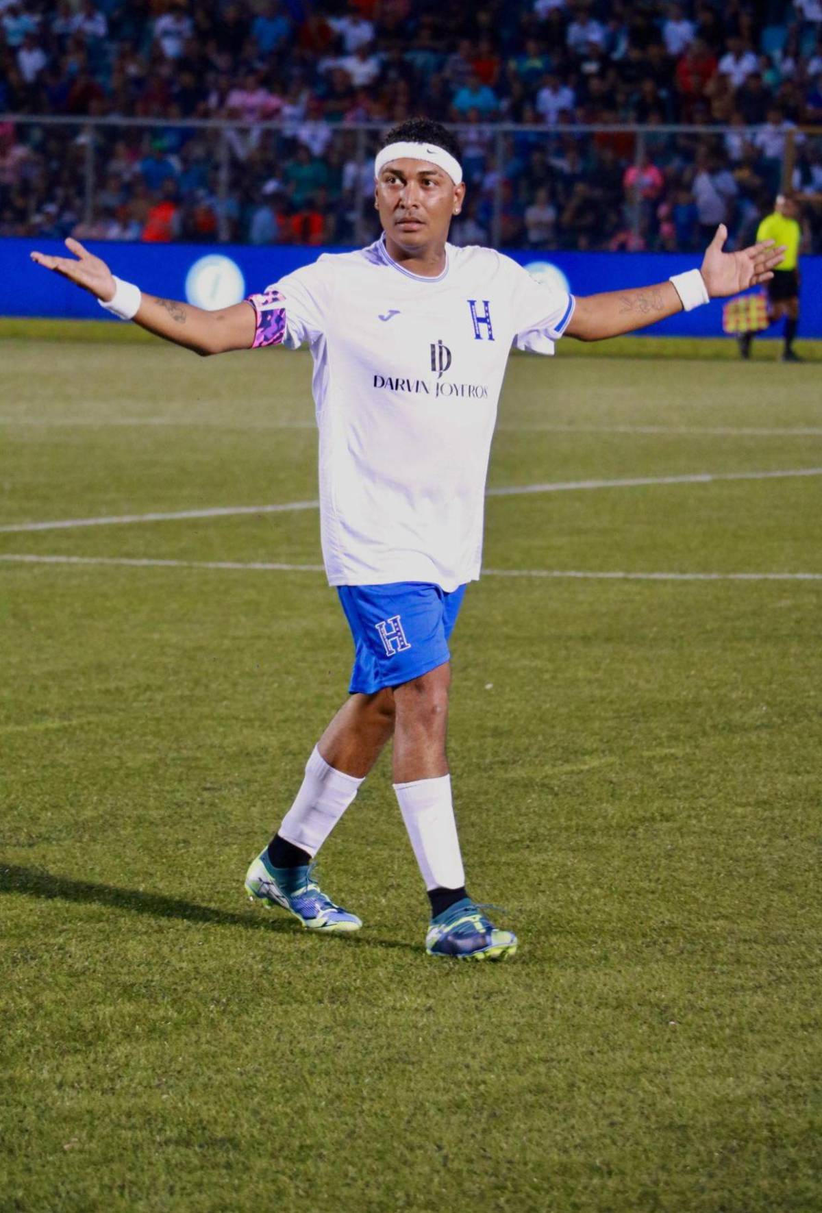 Supremo atiza contra tiktoker de su equipo y dice que lo bloqueó: Quiere mandar como yo mando