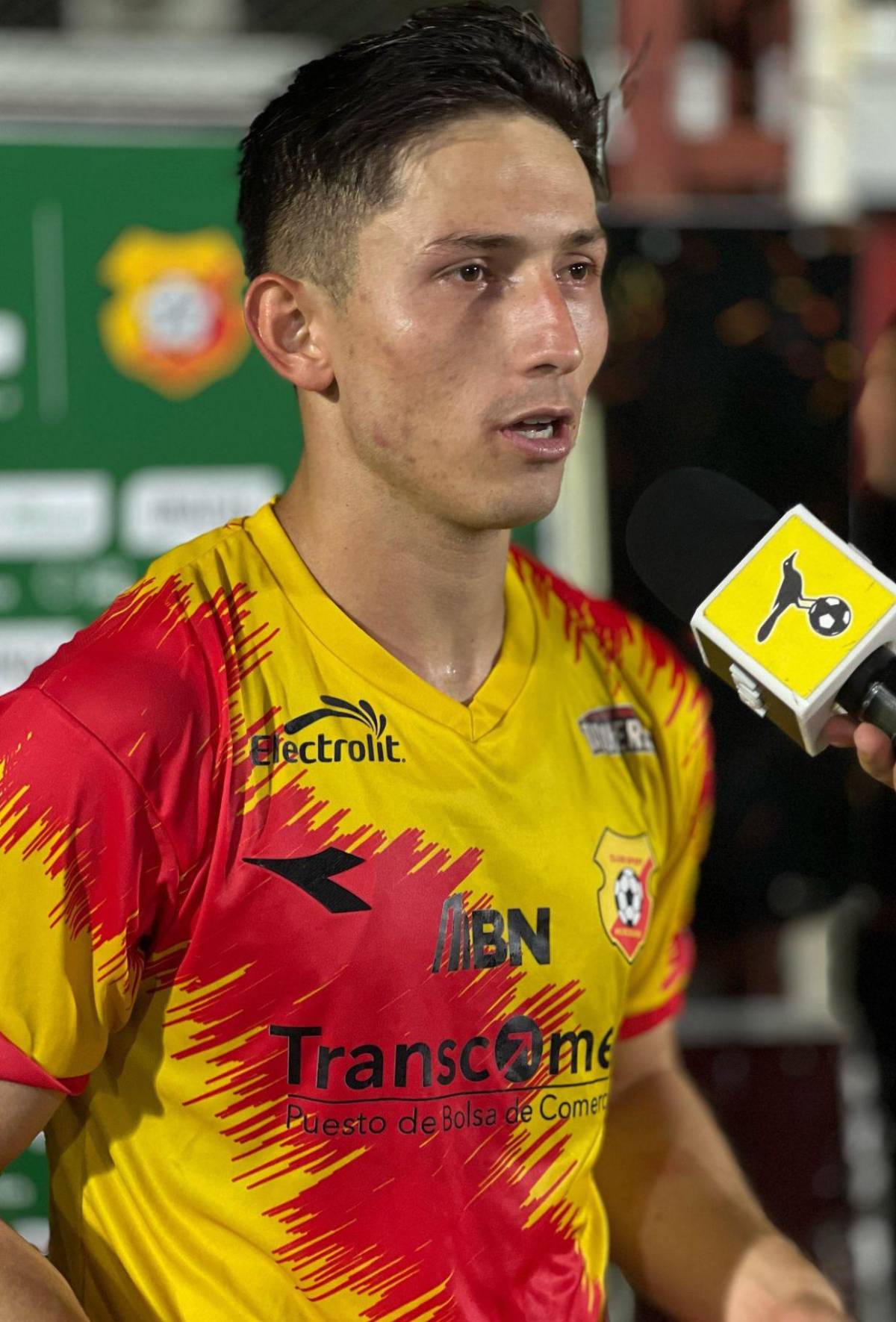 ¡Vienen a meter el bus! El 11 ultra defensivo de Costa Rica ante Honduras