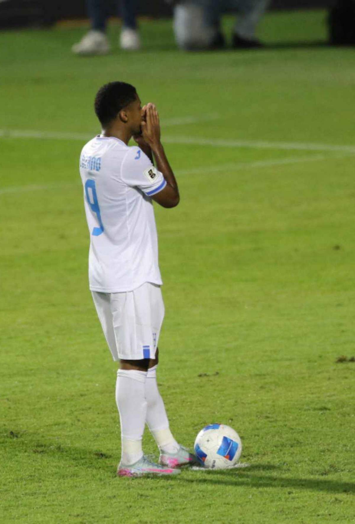 Tomé la decisión de tirarlo ahí: Choco Lozano sobre su penal fallado ante Antigua y Barbuda