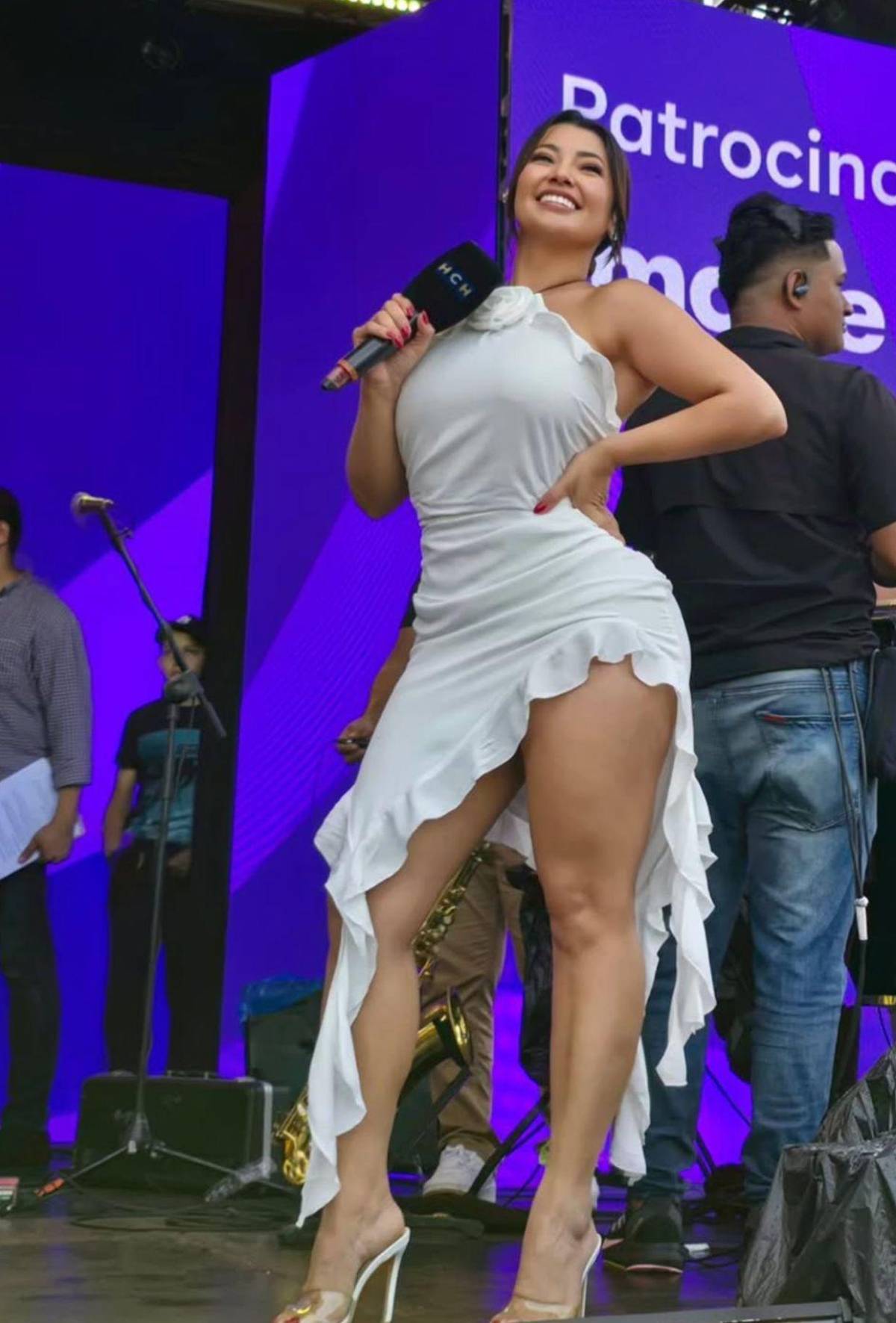 ¡Presentadoras y más! Las bellas seguidoras de Olimpia y Motagua