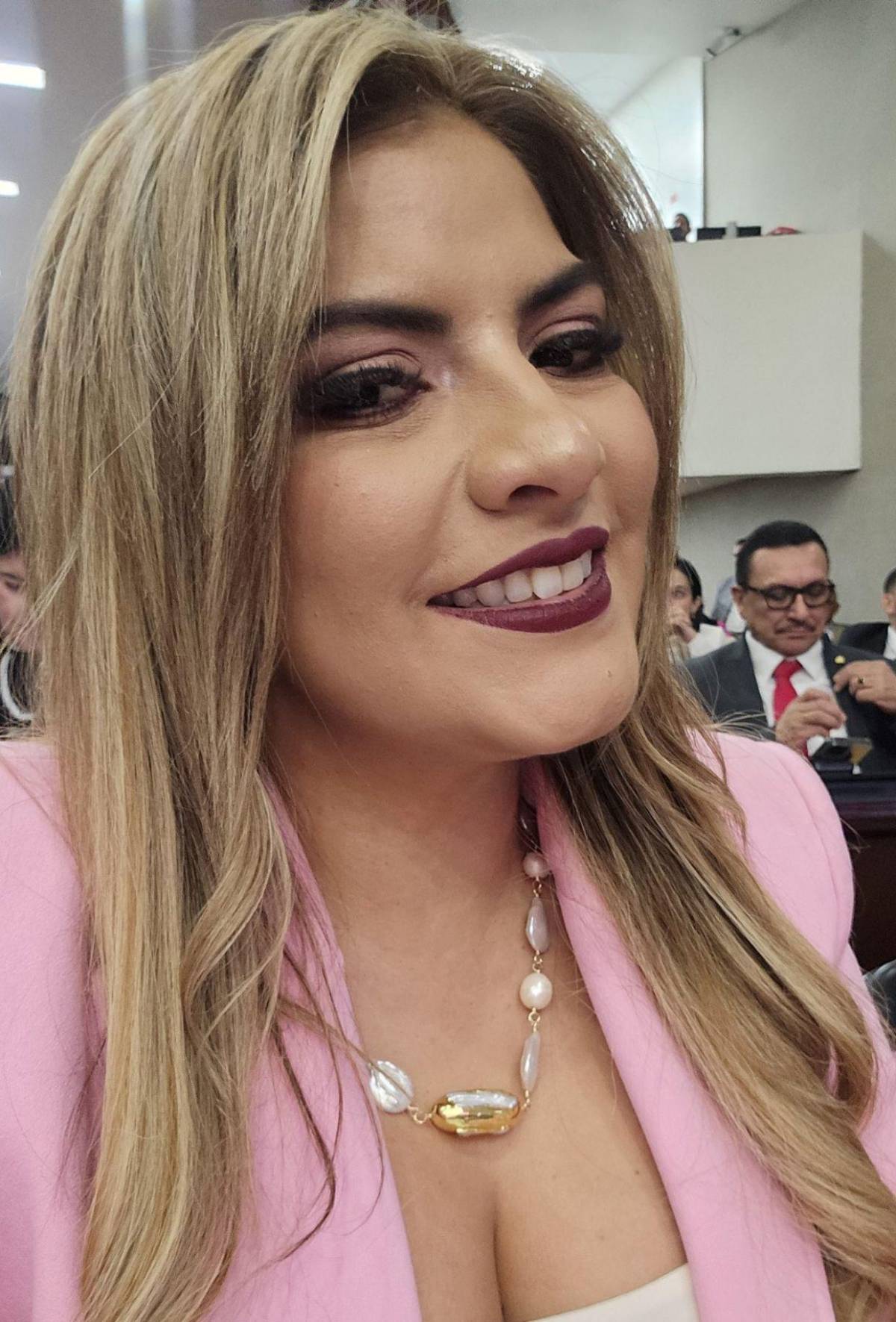 ¿Es cierto que encontraron fotos en cementerio de Tegucigalpa, incluyendo la de una diputada?