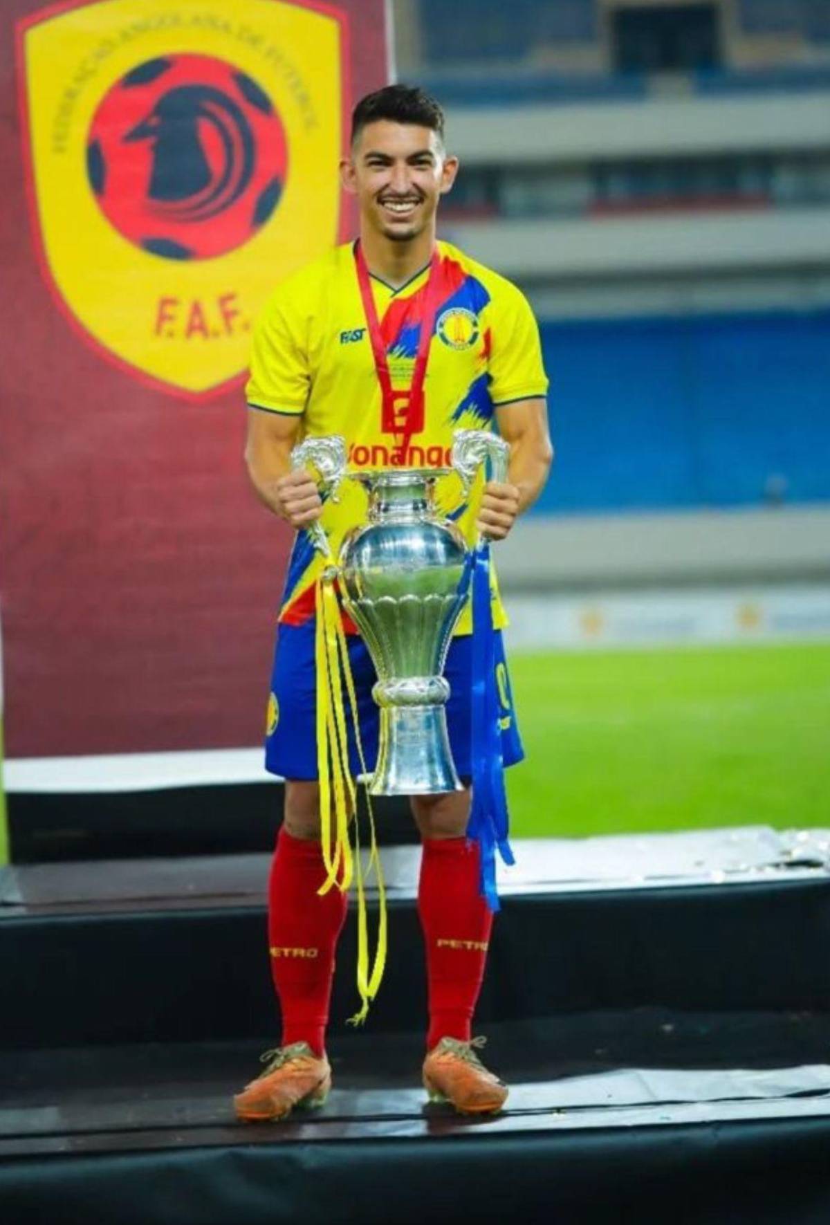 Así es la vida de Jonathan Rubio en Angola: casado con una portuguesa