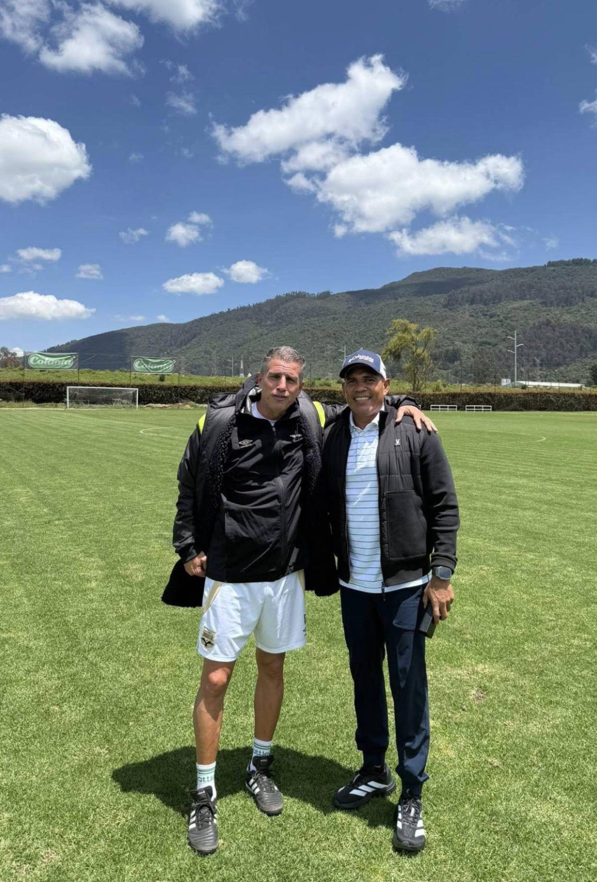 Mario Moncada reaparece fuera de Honduras y sorprende con sus conectes en Inglaterra