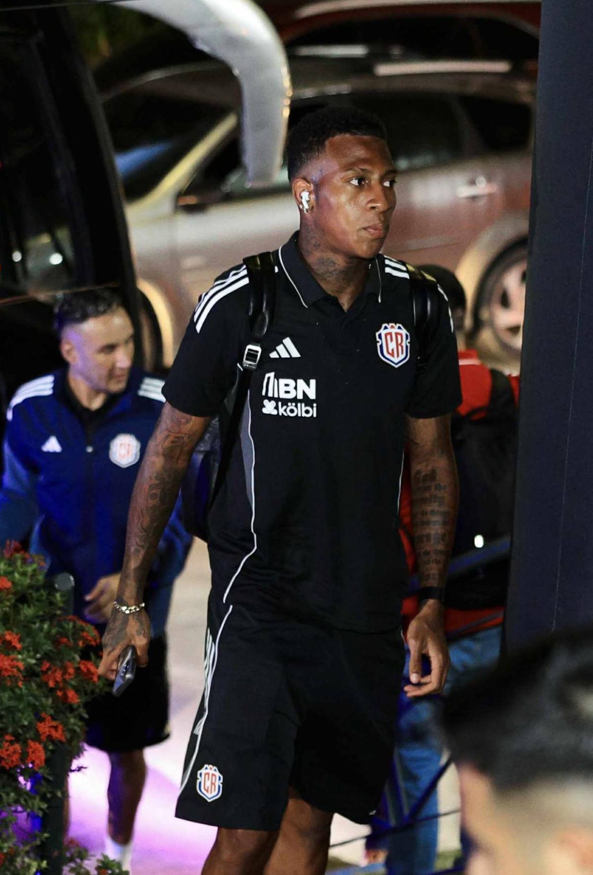 ¡Vienen a meter el bus! El 11 ultra defensivo de Costa Rica ante Honduras