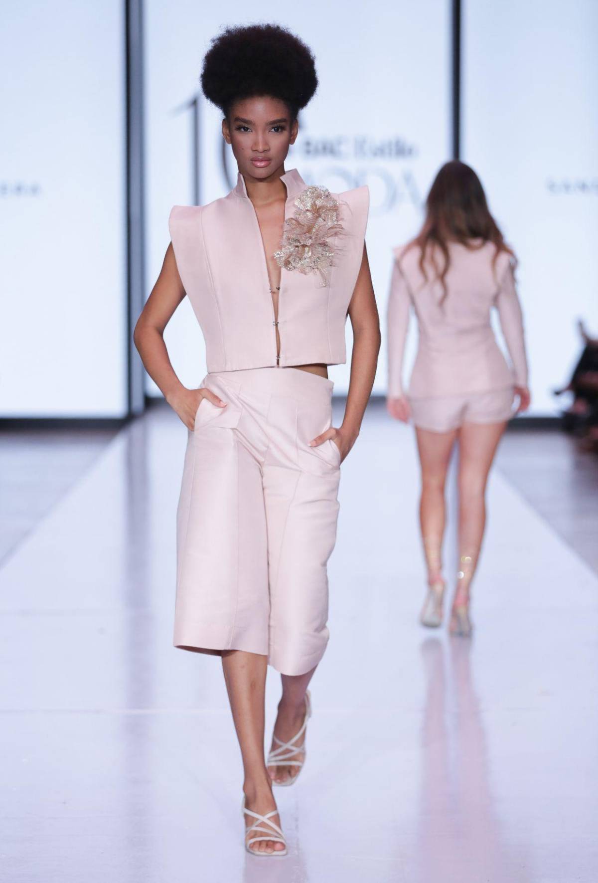 Bac Estilo Moda 2025: Un repaso por los diseños más destacados de la gala