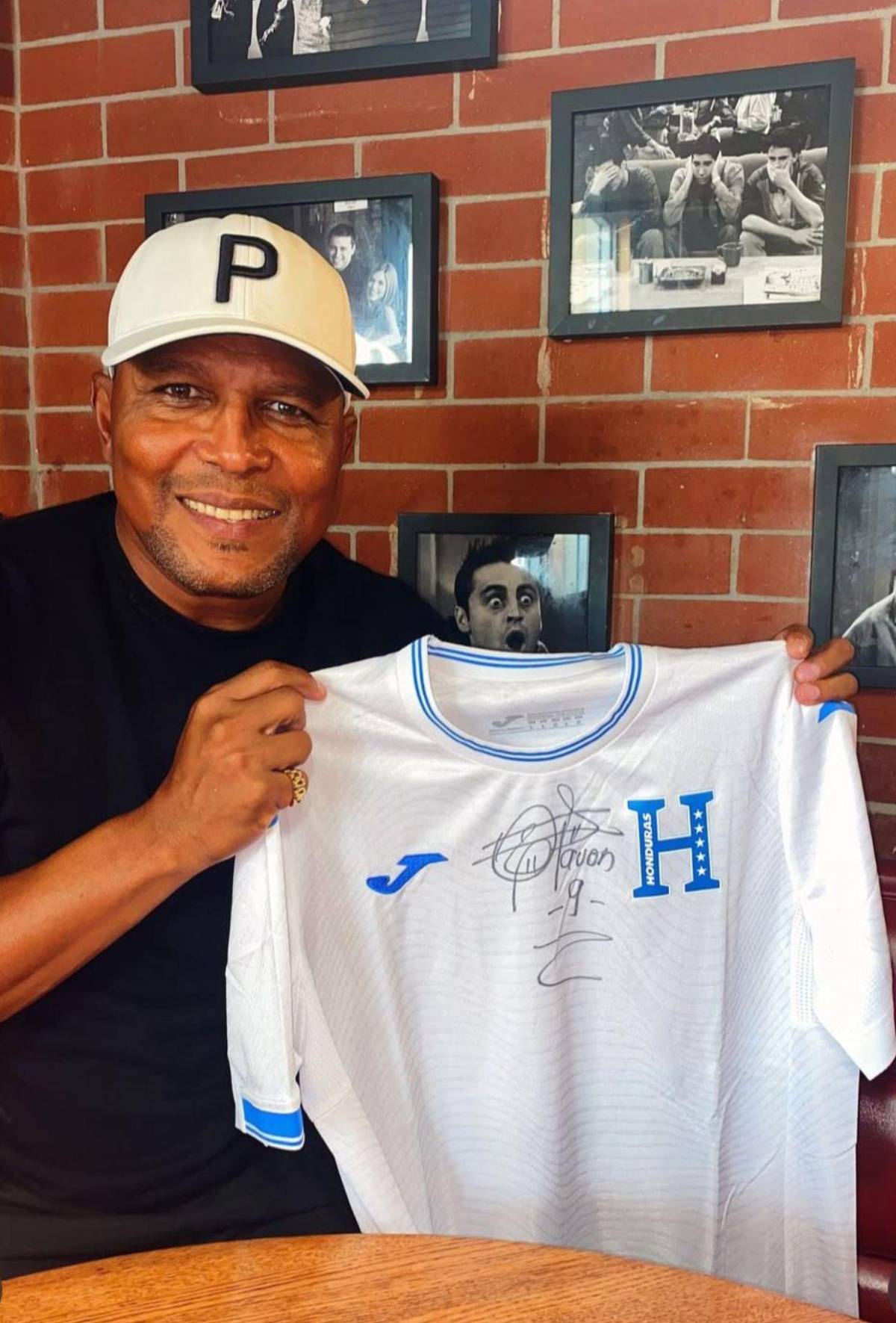 Carlos Pavón regresa a Honduras para unirse a noble campaña