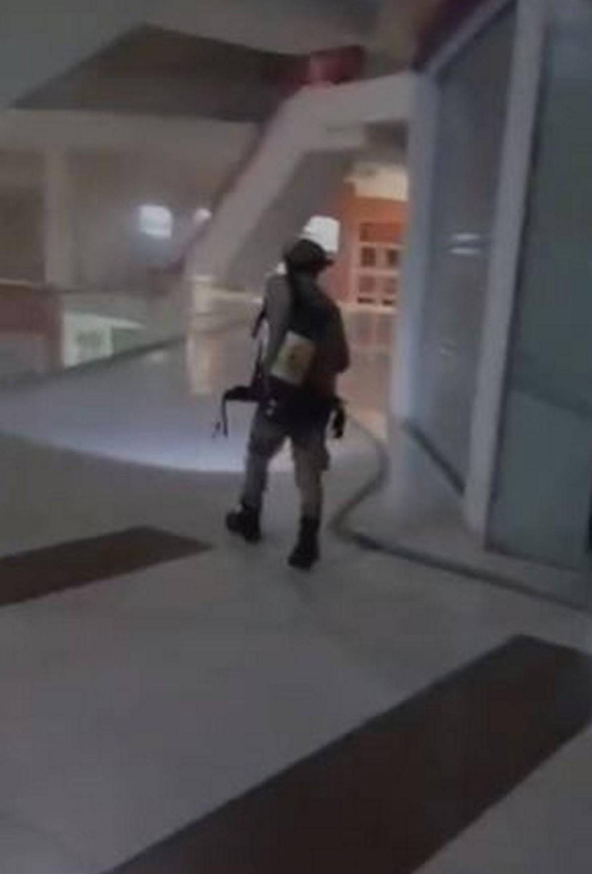 Controlado a tiempo: bomberos evitan que incendio en mall  de Comayagüela se expanda