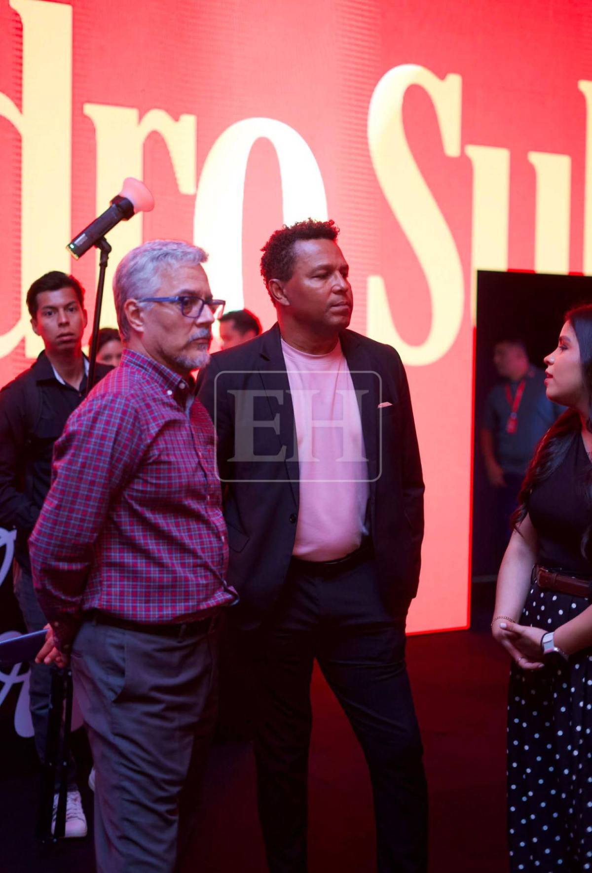 Copa del Mundo en Honduras: lo que hizo Nasry Asfura con el trofeo y, ¿qué le dijo a Trezeguet?