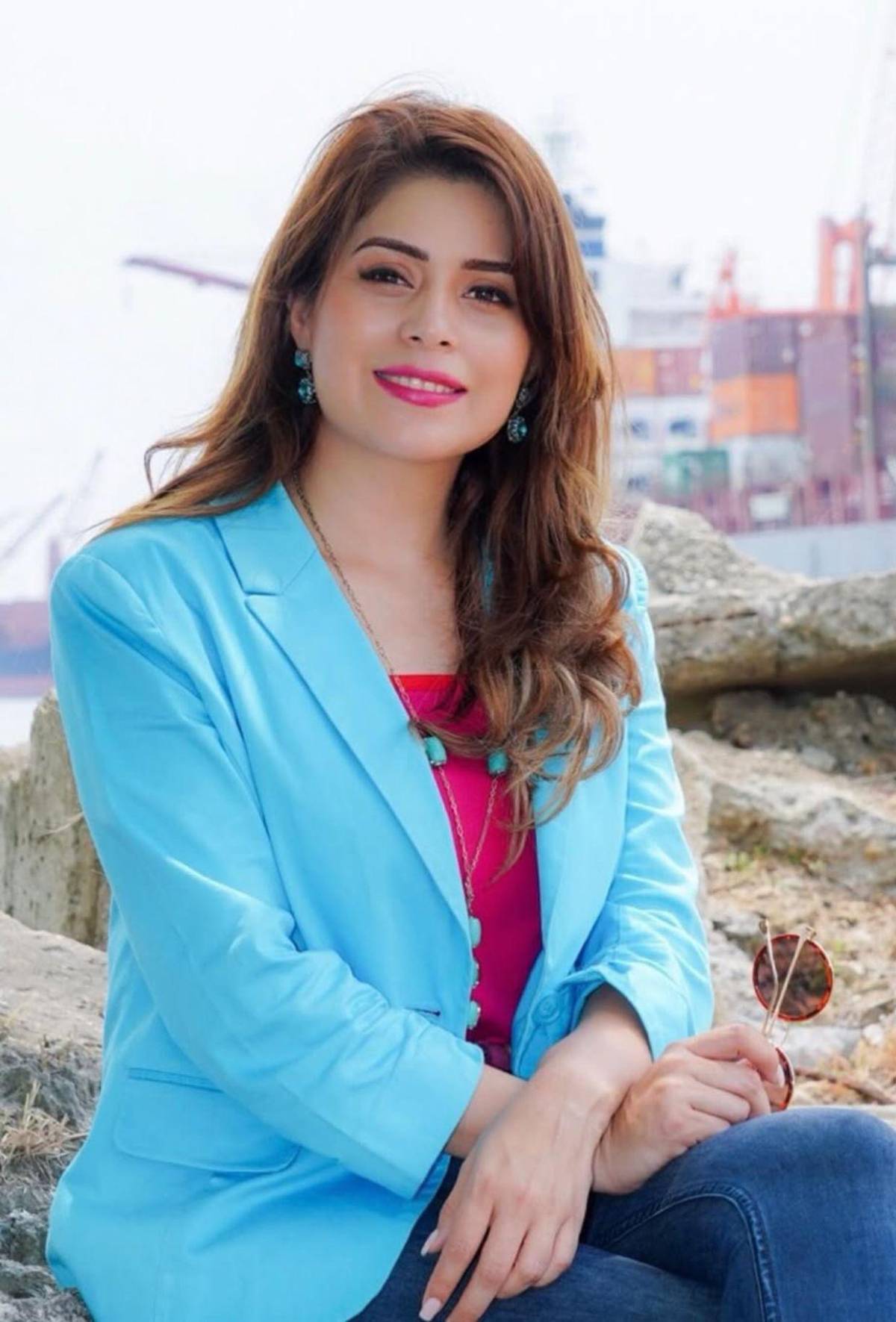 ¿Quién es Suyen Muñoz, la mujer a la que besó Luis Redondo en el Congreso?