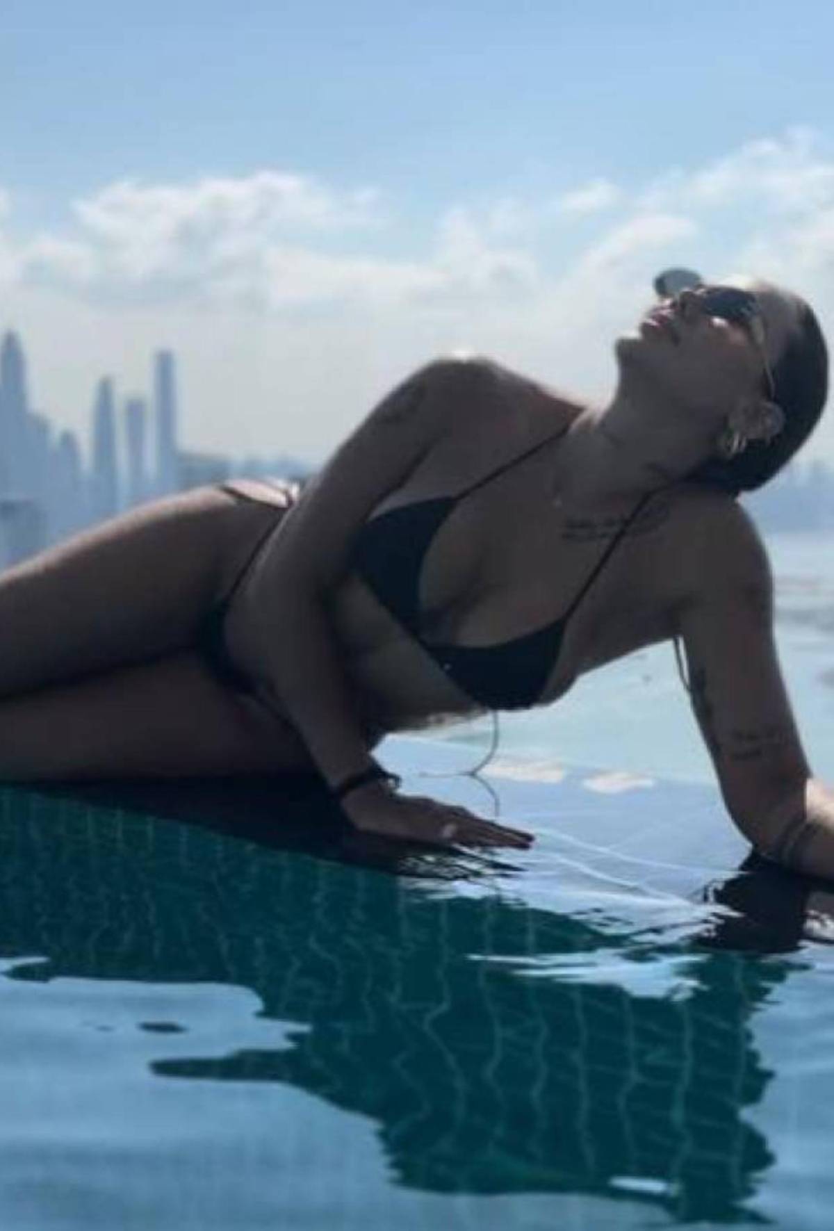 Arturo Vidal sorprende con sus vacaciones lujosas al lado de su bella esposa: “Vivo mi vida”