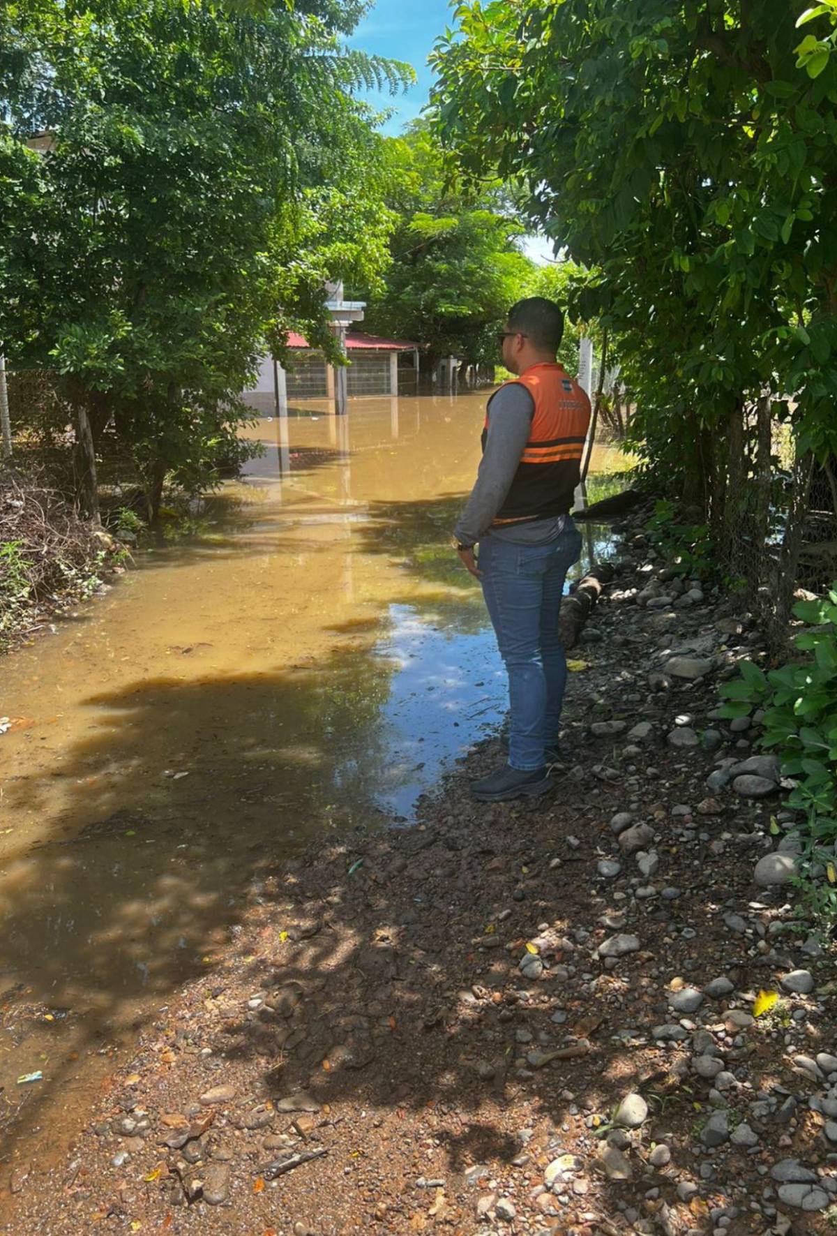Incomunicados e inundados por fuertes lluvias en Costa de los Amates y El Cubulero