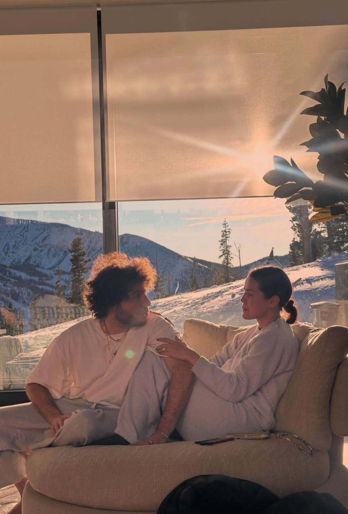 Selena Gomez presume su amor por su esposo Benny Blanco con fotografías inéditas