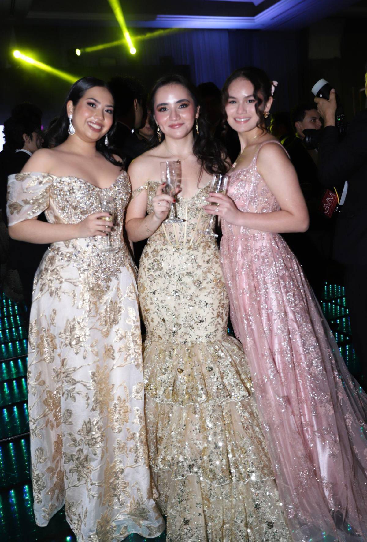 Entre júbilo y tendencias seniors de Academia Los Pinares festejan su prom 2026