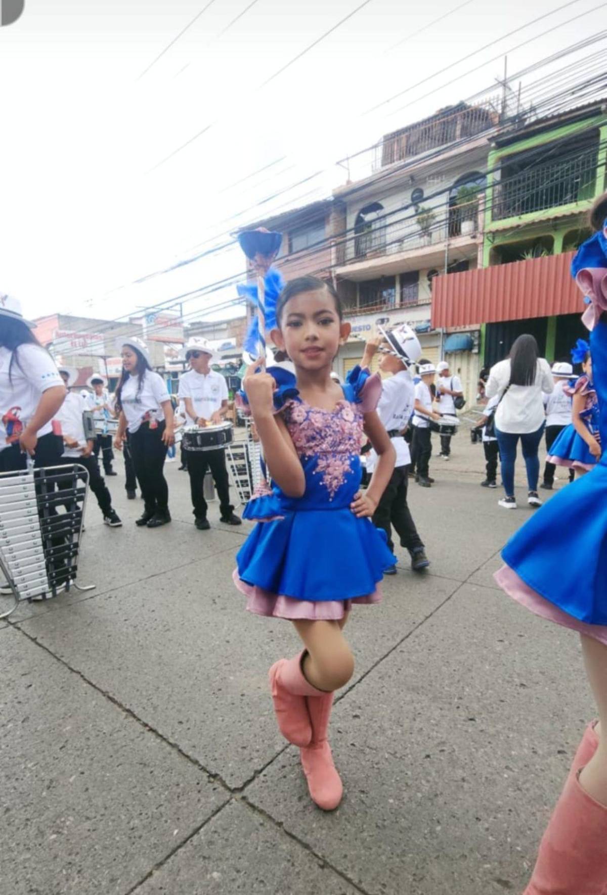 Las bellas palillonas y pomponeras que amenizaron los desfiles de educación básica 2025