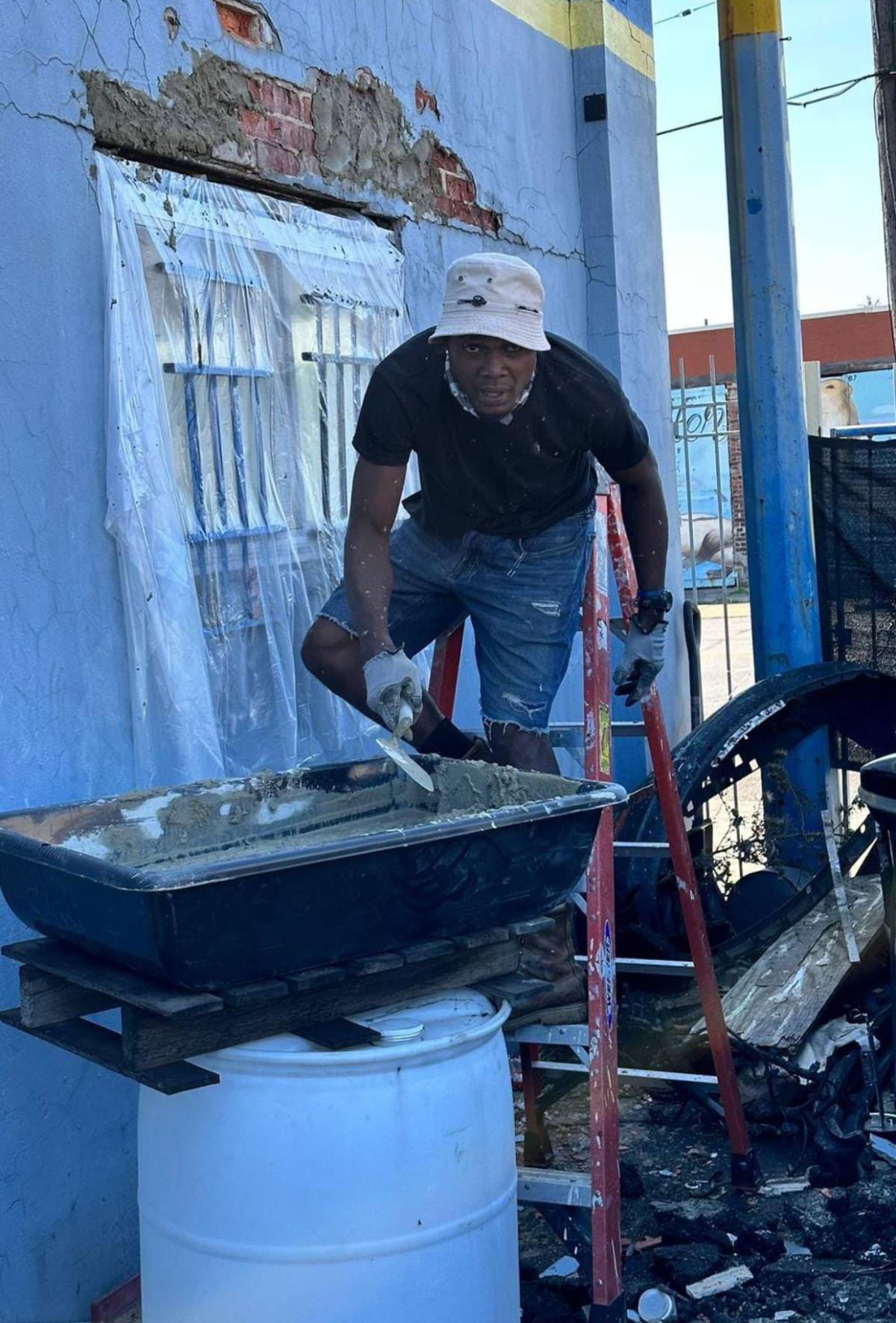 Jugó en Real España: Se gana la vida en EE UU en construcción y fútbol burocrático