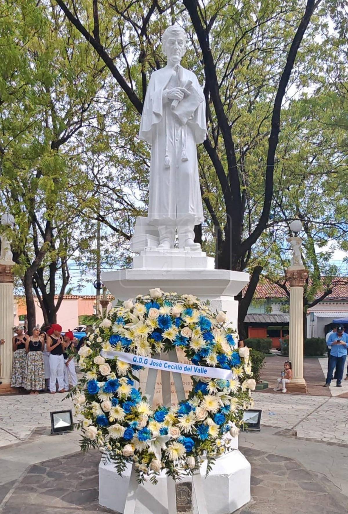 Con misa y ofrenda floral al sabio Valle, Choluteca celebra inicio de fiestas patrias