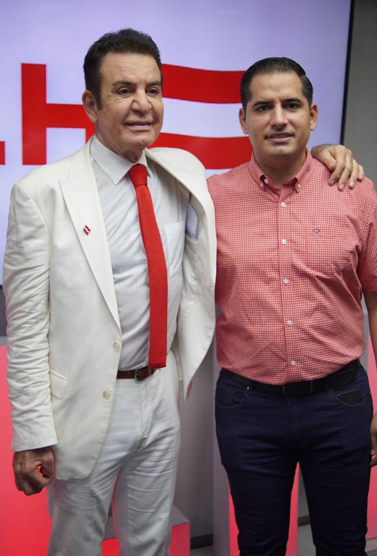 ¿Quién es Jhosy Toscano, propuesto como sustituto de Ana Paola Hall?