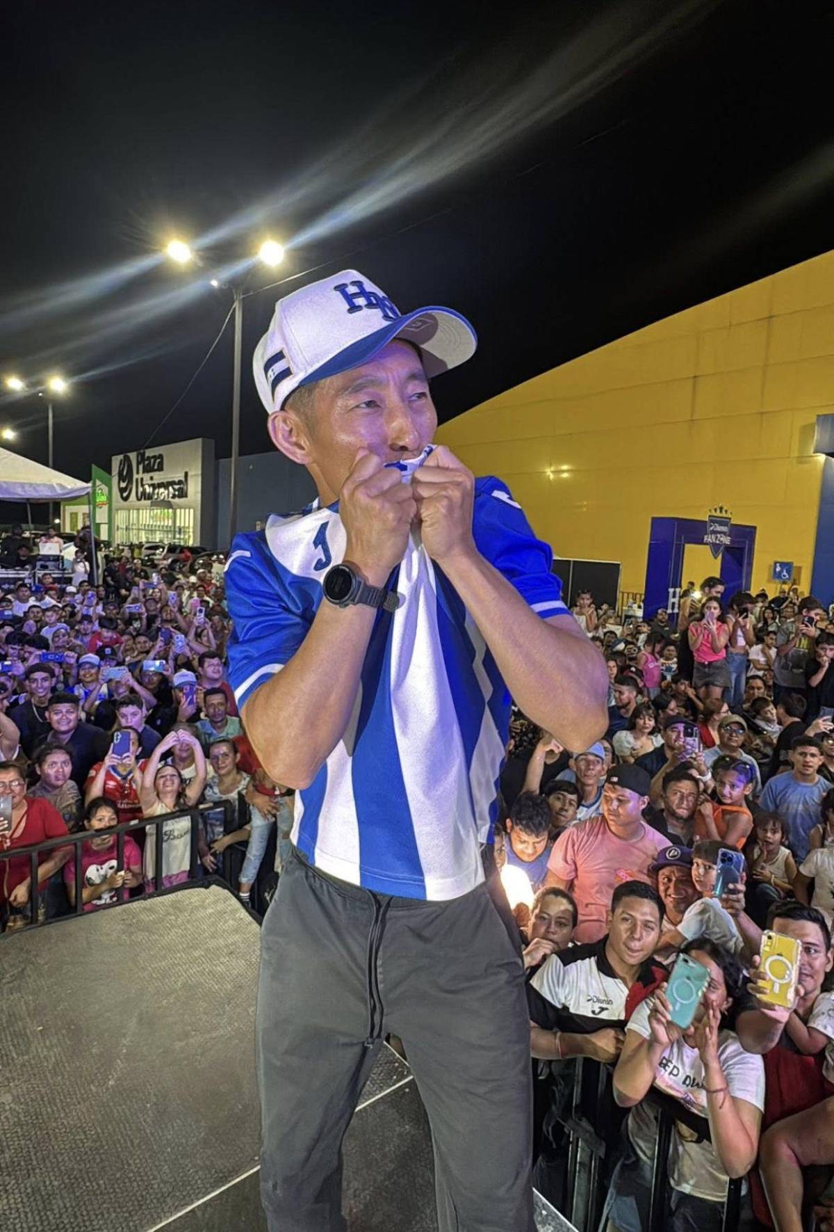 Shin Fujiyama, el japonés que busca ganarle a El Salvador en el partido de tiktokers contra Honduras