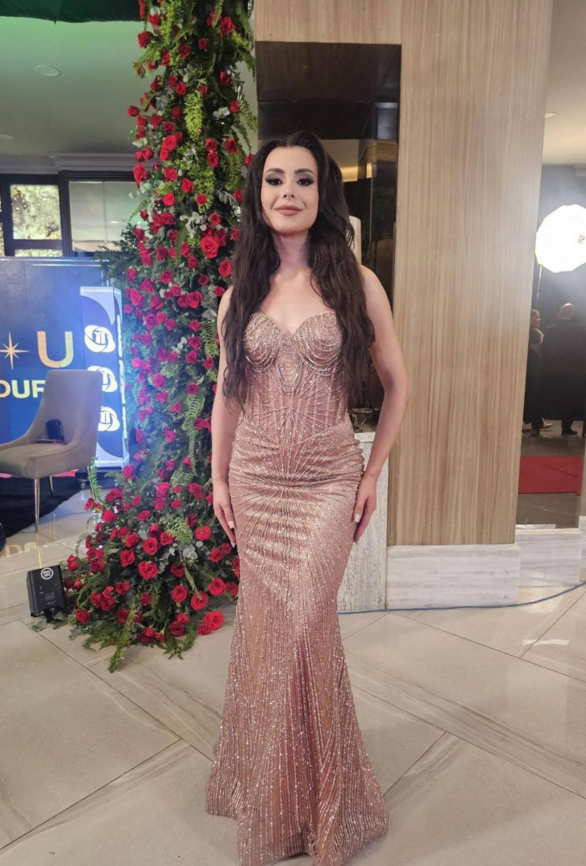 Britthany Marroquín brilla en su llegada a la gala de Miss Honduras Universo 2025