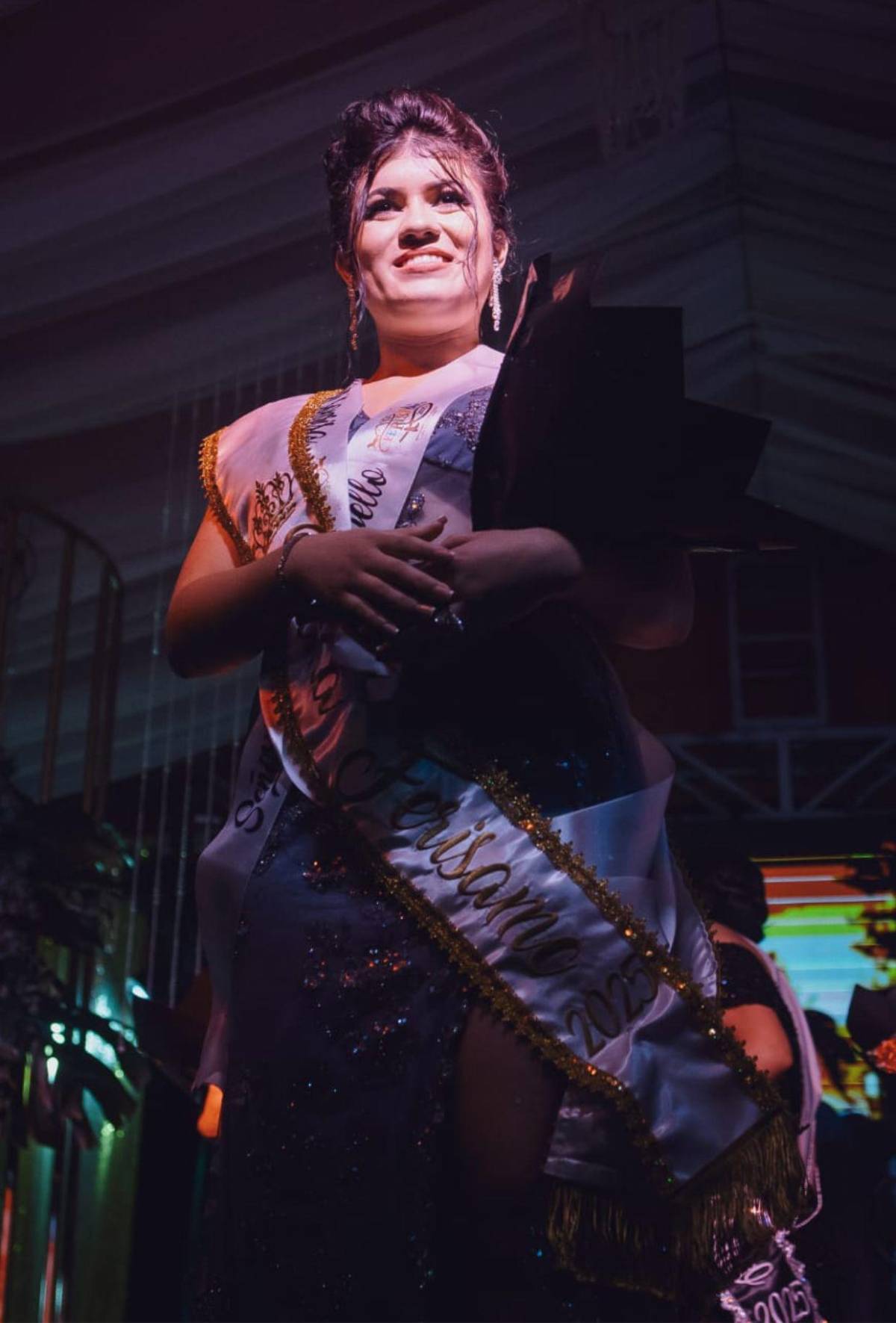 Con el apoyo de su comunidad, Allison Rodríguez se consagra como Reina Ferisamc 2025