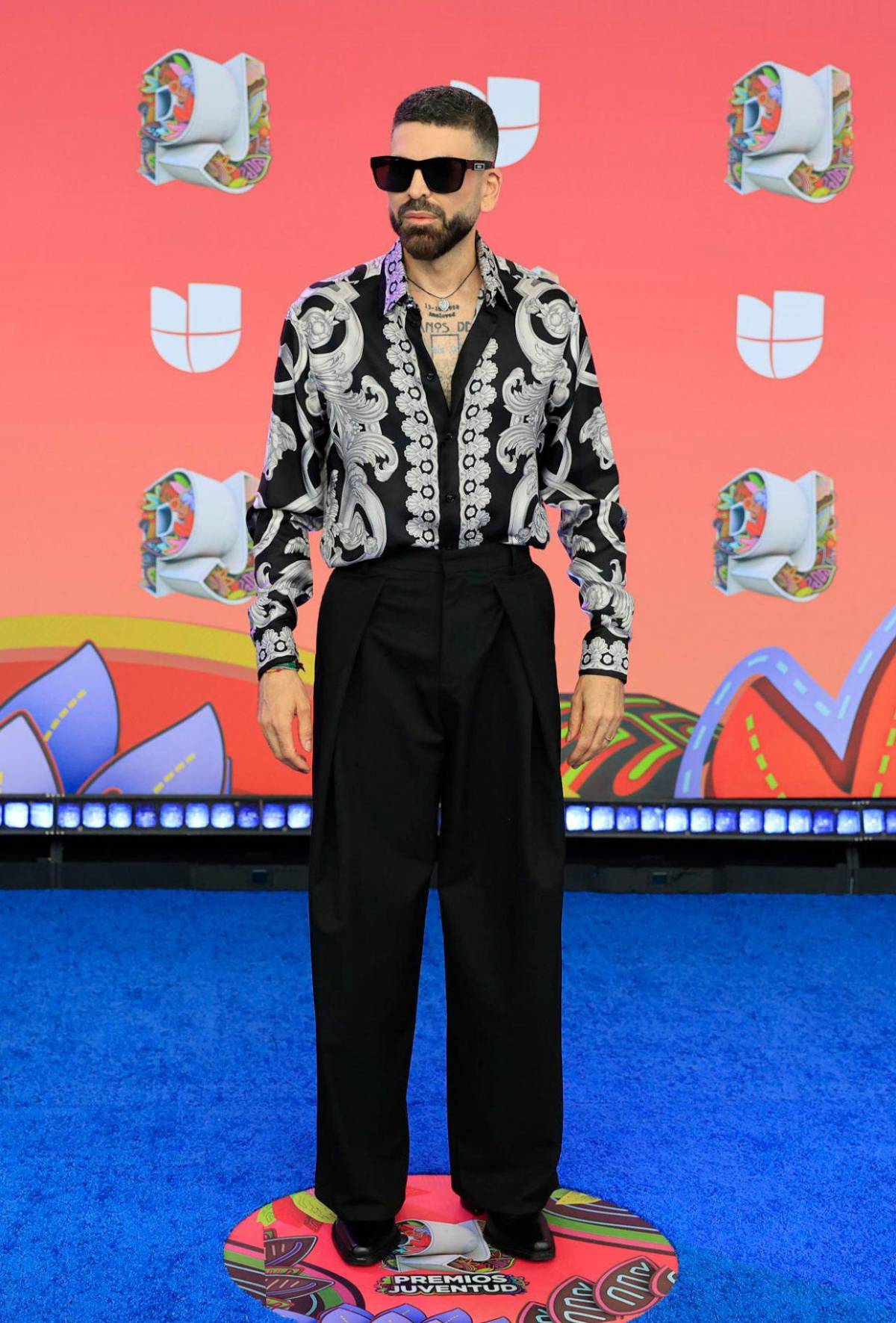 Así lucieron los famosos en la alfombra azul de Premios Juventud