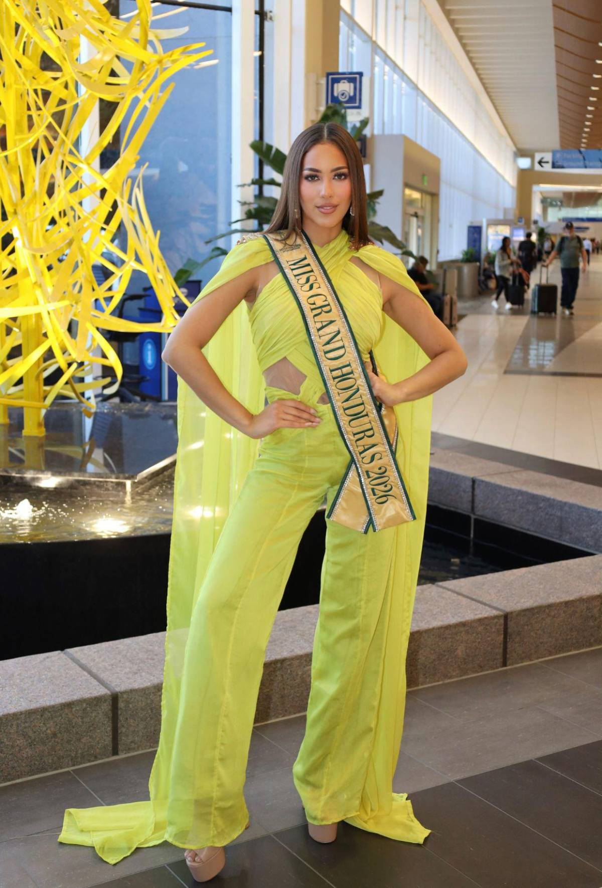 ¿Cuál es tu favorito? Todos los looks con los que Emely Alemán impresiona en Miss Grand 2026