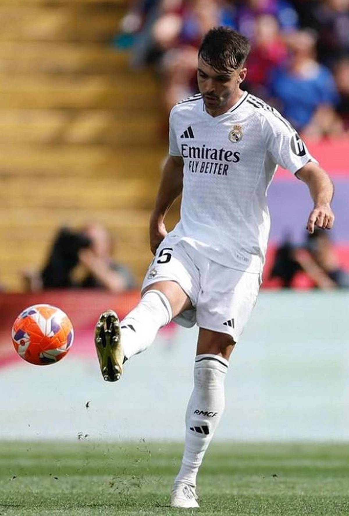 Raúl Asencio, el jugador de Real Madrid acusado por difusión de vídeo íntimo de una menor