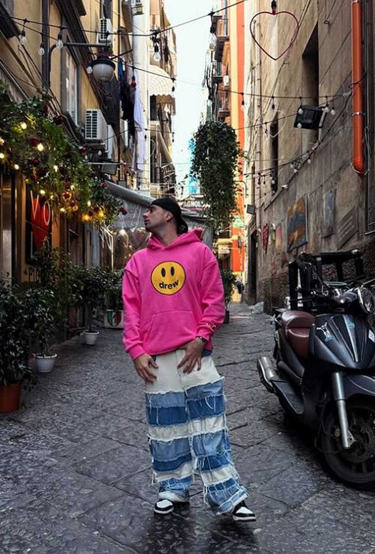 RedMoon, el “Justin Bieber español”, conquista con tema inspirado en Bieber y Selena