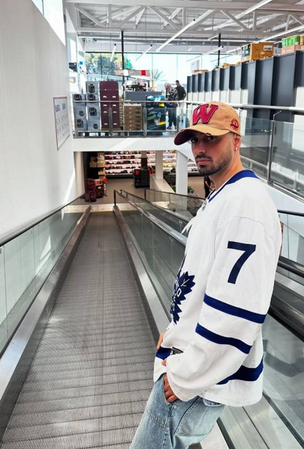 RedMoon, el “Justin Bieber español”, conquista con tema inspirado en Bieber y Selena