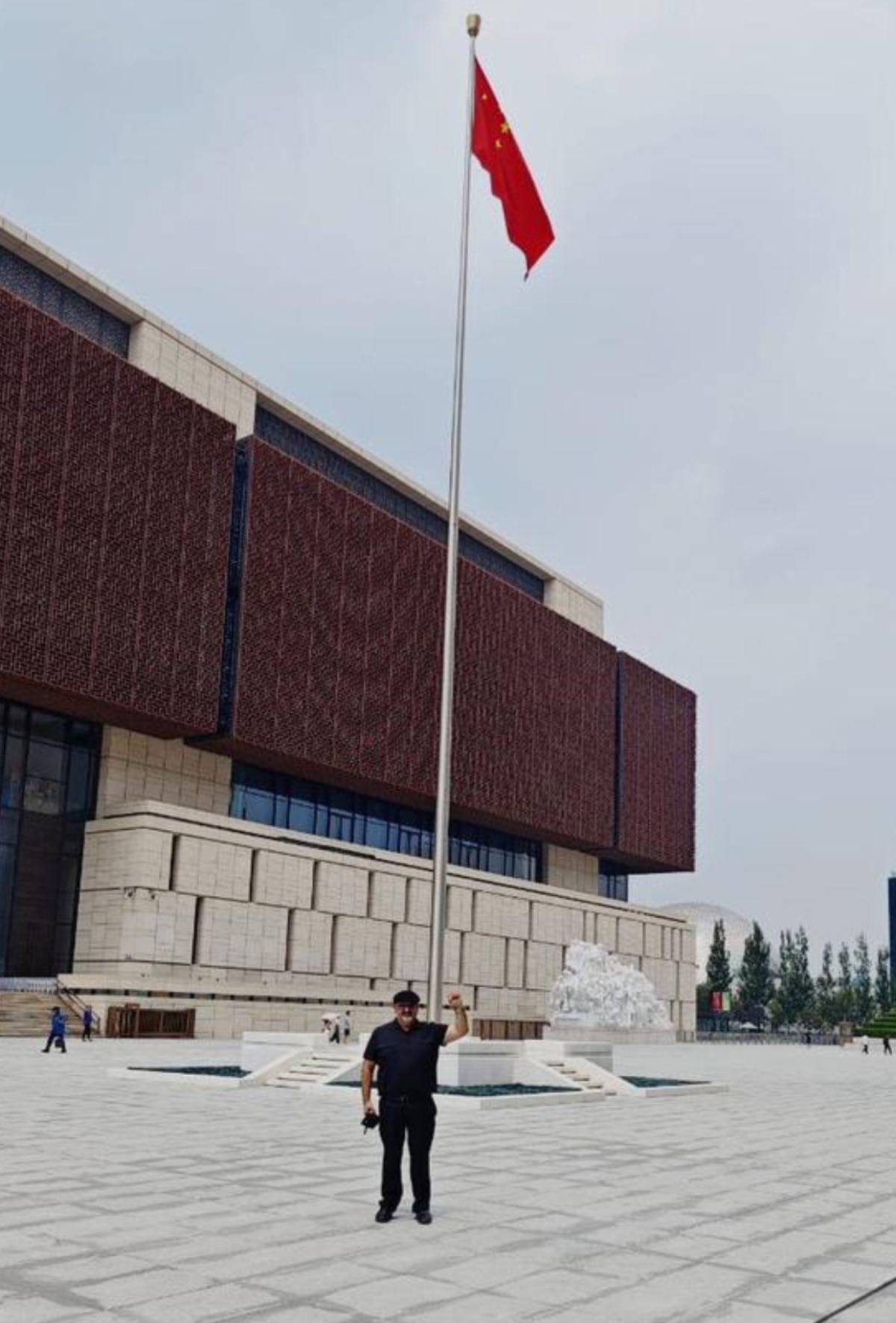 ¿Tiene dos cargos? El salario y las funciones de Gilberto Ríos, El Grillo, en el gobierno