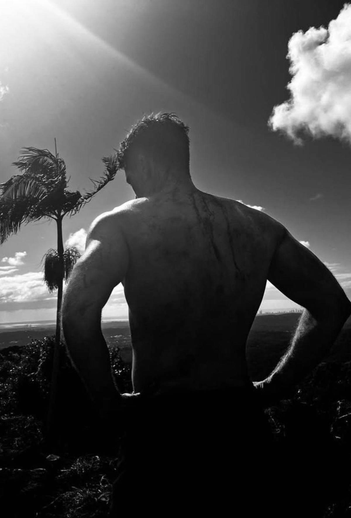 Liam Hemsworth al fin habla sobre el reto de reemplazar a Henry Cavill en The Witcher