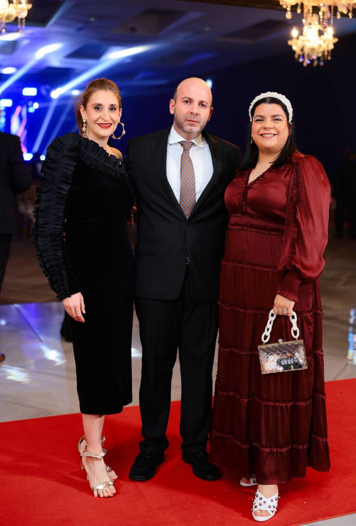 Elegancia y belleza se vive en la gala de Miss Honduras Universo