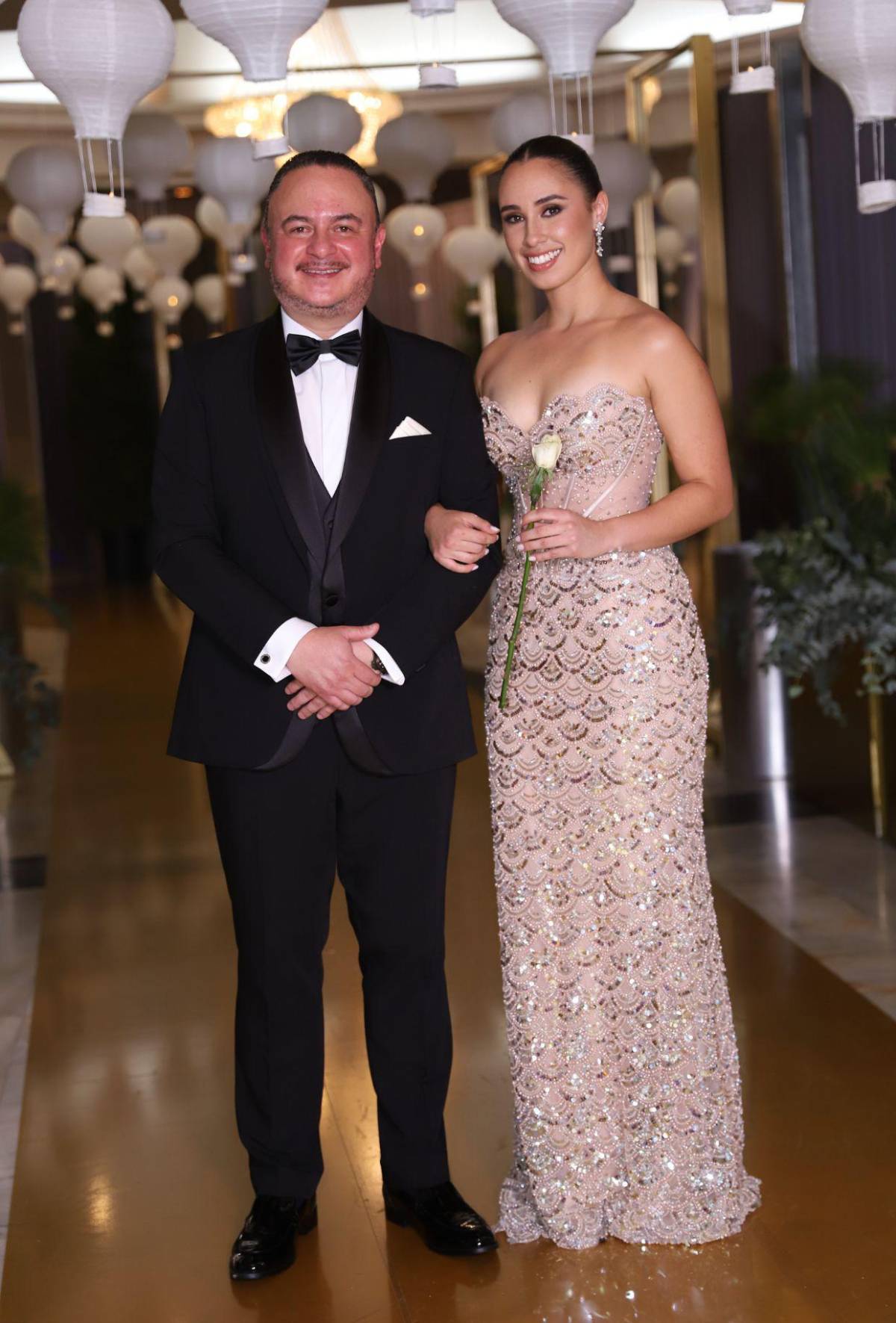 Entre júbilo y tendencias seniors de Academia Los Pinares festejan su prom 2026