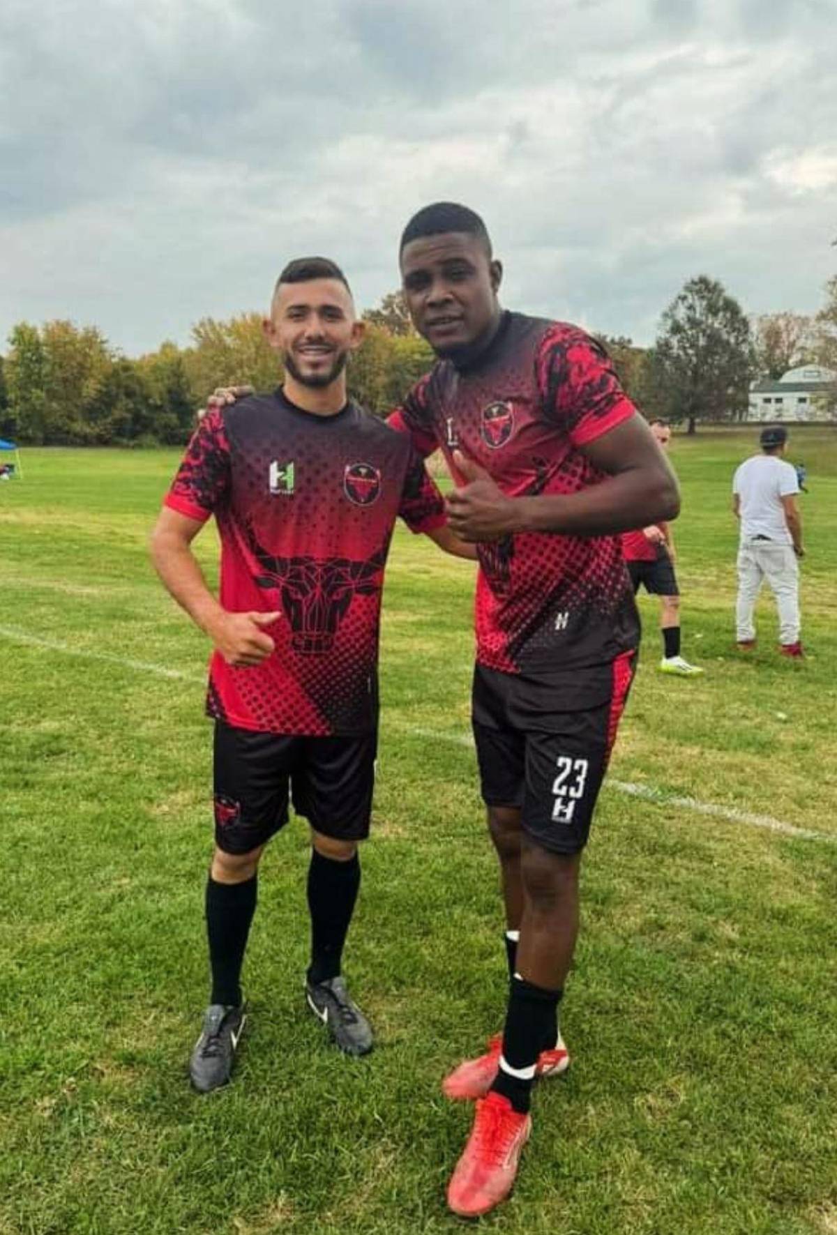 Jugó en Real España: Se gana la vida en EE UU en construcción y fútbol burocrático