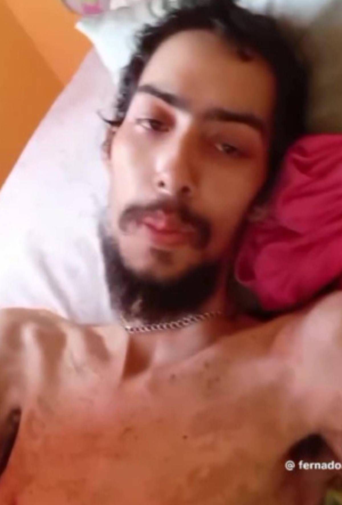 Joven de La Ceiba clama por TikTok un cupo en el hospital: A veces no tengo ni para un vaso de leche