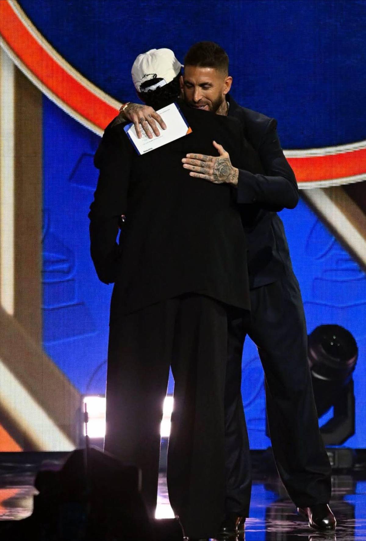 Bad Bunny en los Latin Grammy: De su abrazo con Sergio Ramos a ganar el Álbum del año