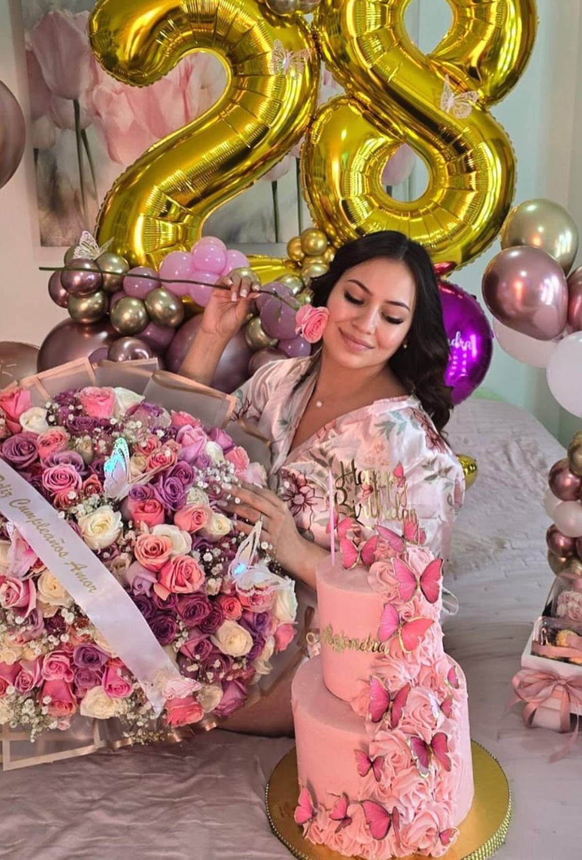 Con rosas, mariachis y globos: Novio de Alejandra Rubio le celebra su cumpleaños 28