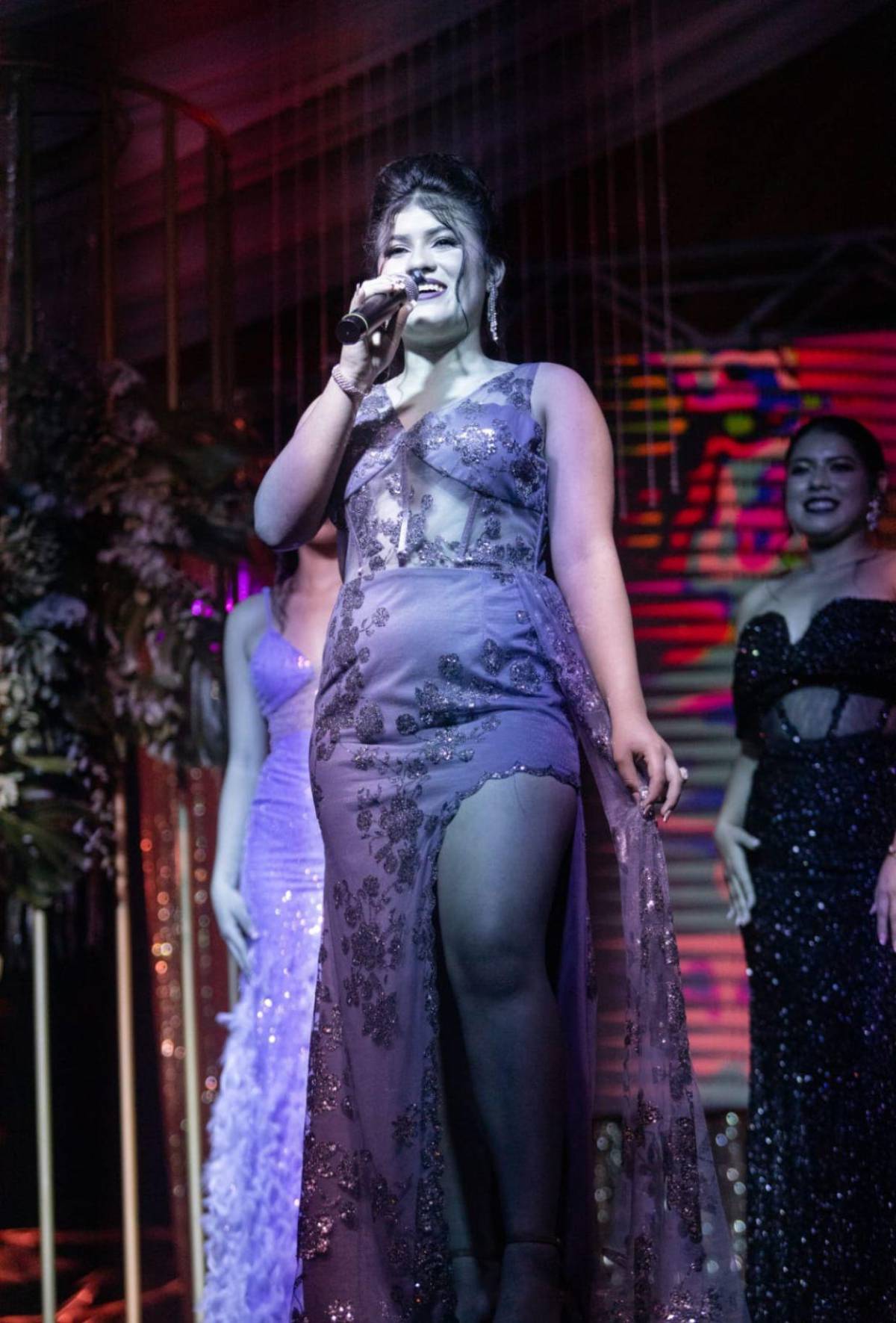 Con el apoyo de su comunidad, Allison Rodríguez se consagra como Reina Ferisamc 2025