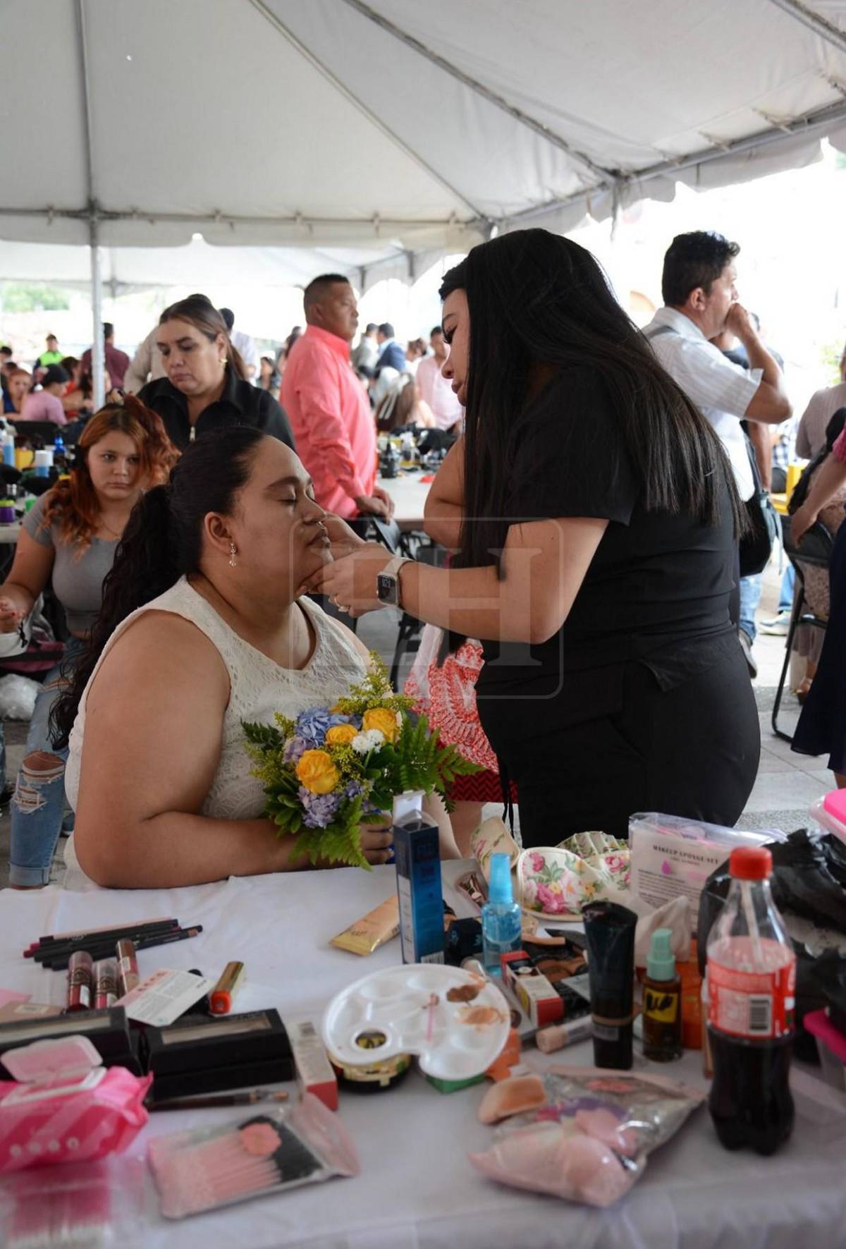 Más que romance: así vivieron su gran día las parejas en las bodas gratis de la capital