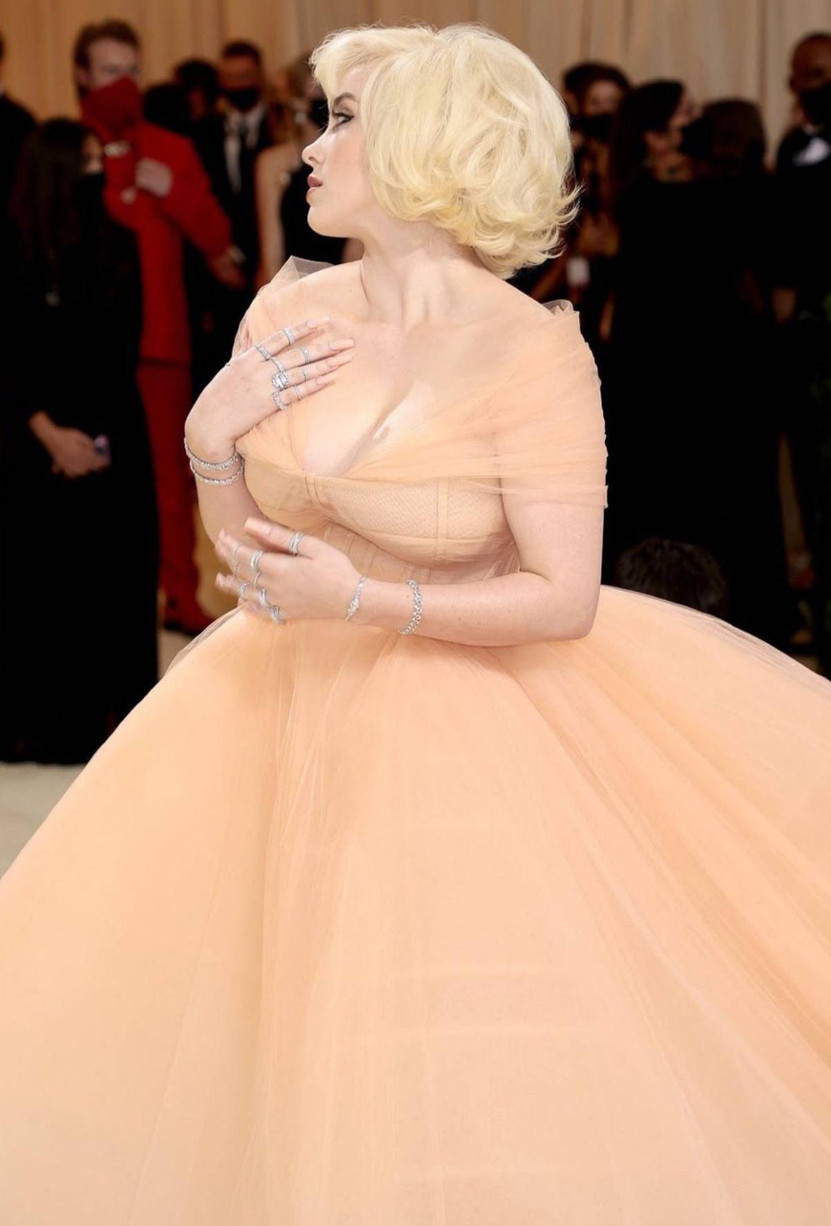 La Met Gala a través del tiempo: looks que han redefinido la alfombra de la extravagancia