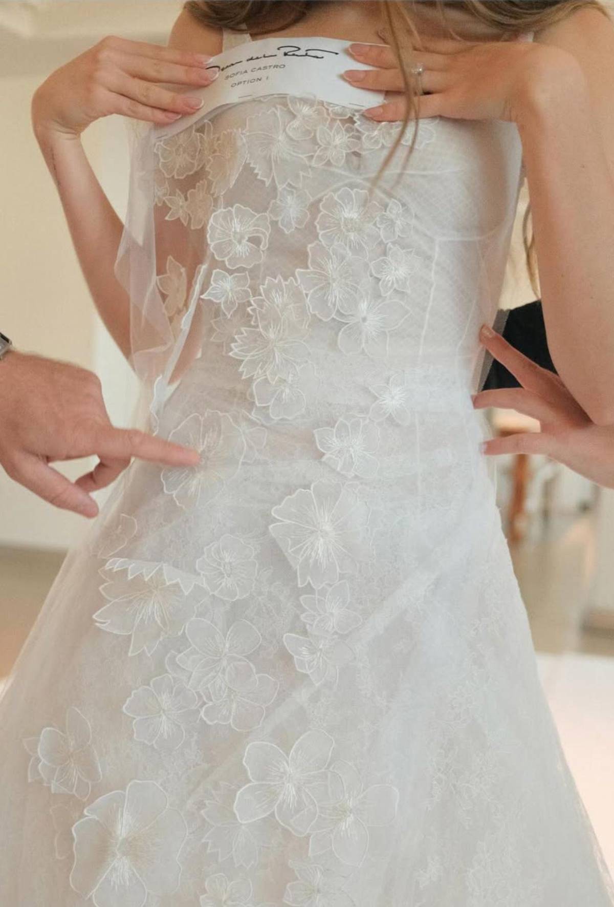 El proceso detrás del vestido nupcial de Sofía Castro, al detalle