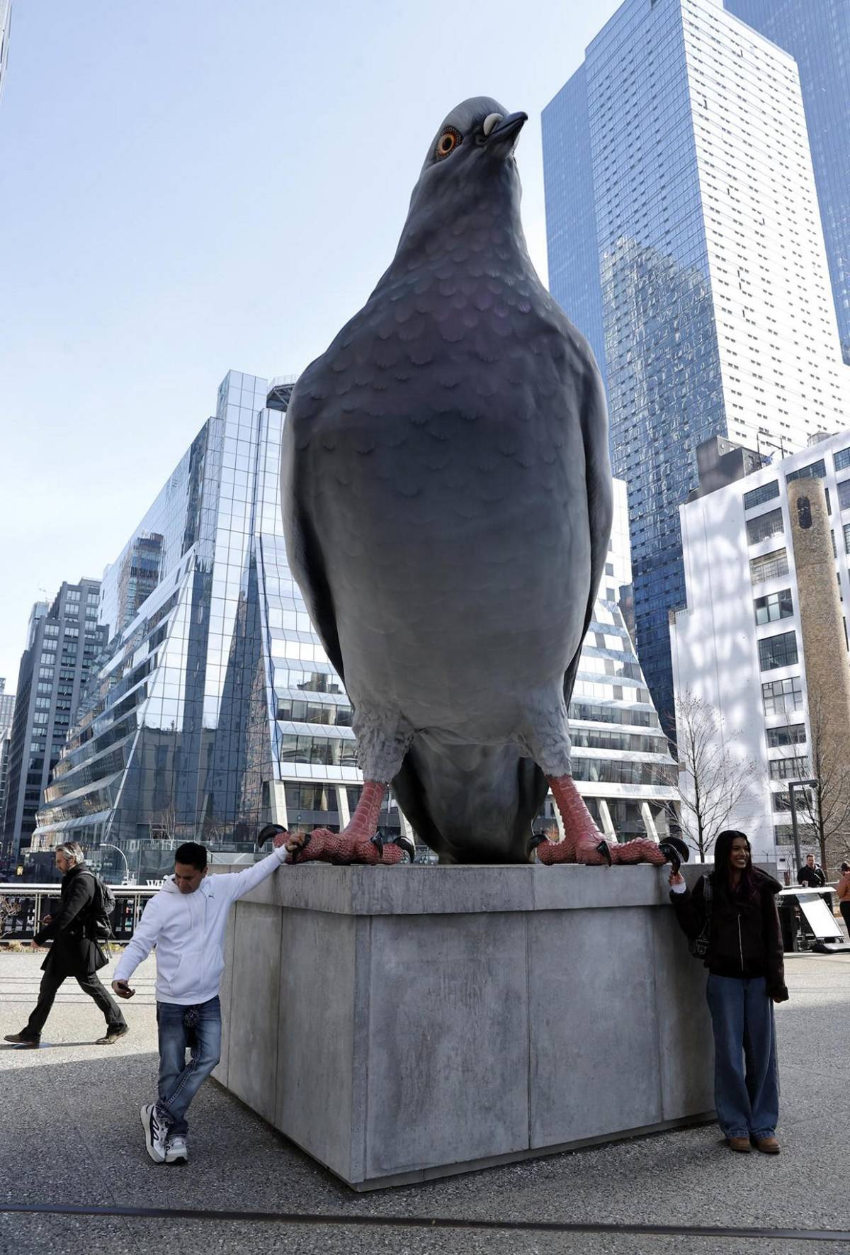 Toma vuelo, Dinosaur, escultura de paloma gigante que conquistó Manhattan dice adiós