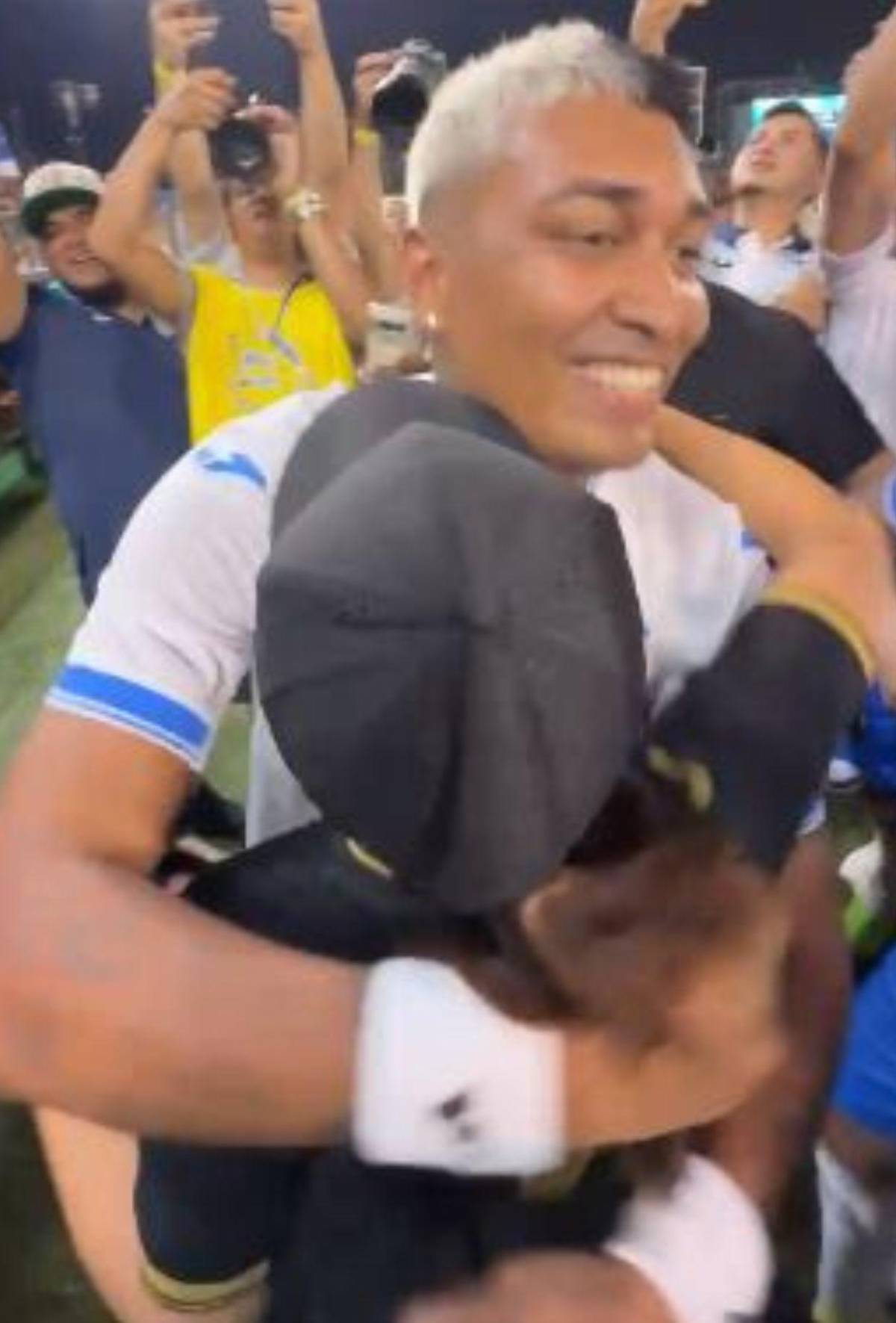 ¿Le propuso matrimonio? Así celebró Supremo con Milagro Flores su gol en juego de tiktokers