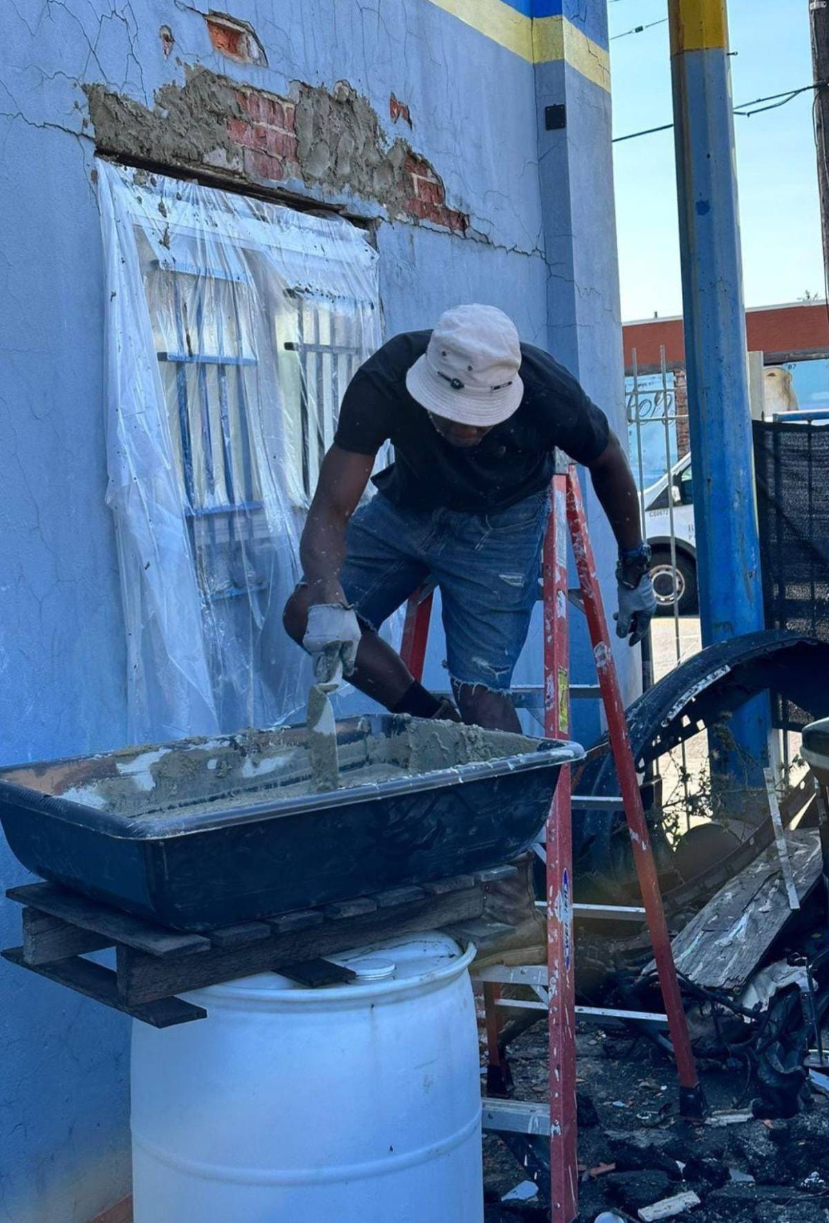 Jugó en Real España: Se gana la vida en EE UU en construcción y fútbol burocrático