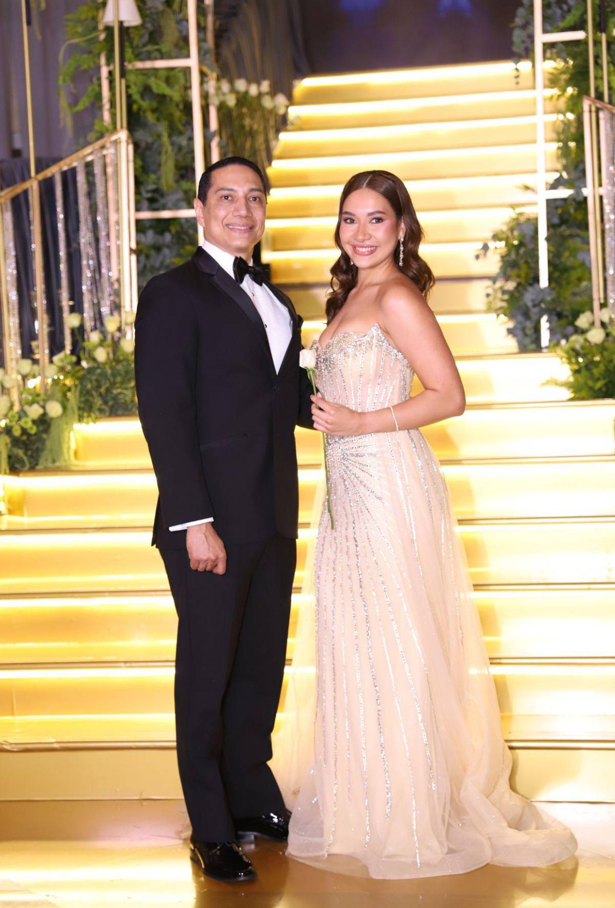 Entre júbilo y tendencias seniors de Academia Los Pinares festejan su prom 2026