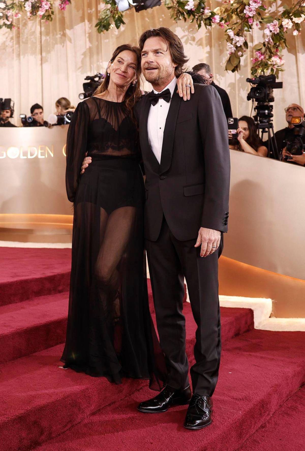 Romance y elegancia: Parejas que deslumbraron en la alfombra roja de los Golden Globes 2026