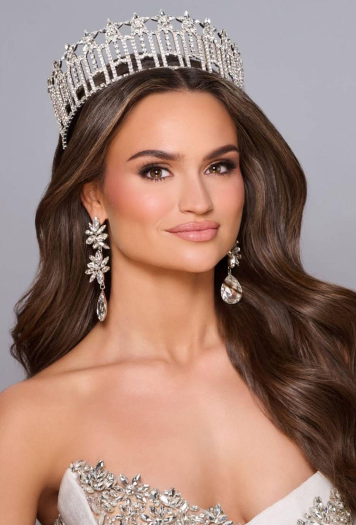 ¿Quién es Audrey Eckert, la joven que conquistó la corona de Miss USA 2025?