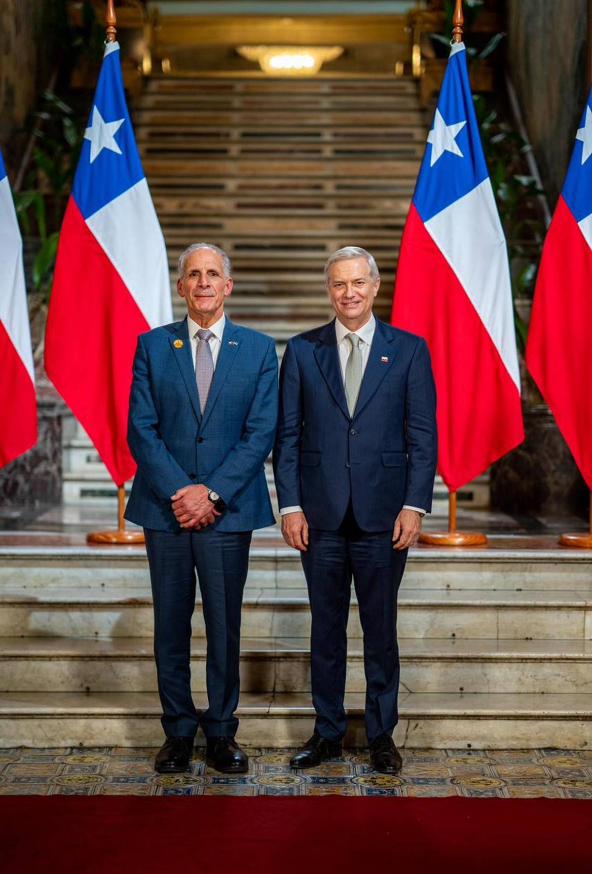 Nasry Asfura se reúne con el rey Felipe VI y José Antonio Kast previo investidura en Chile