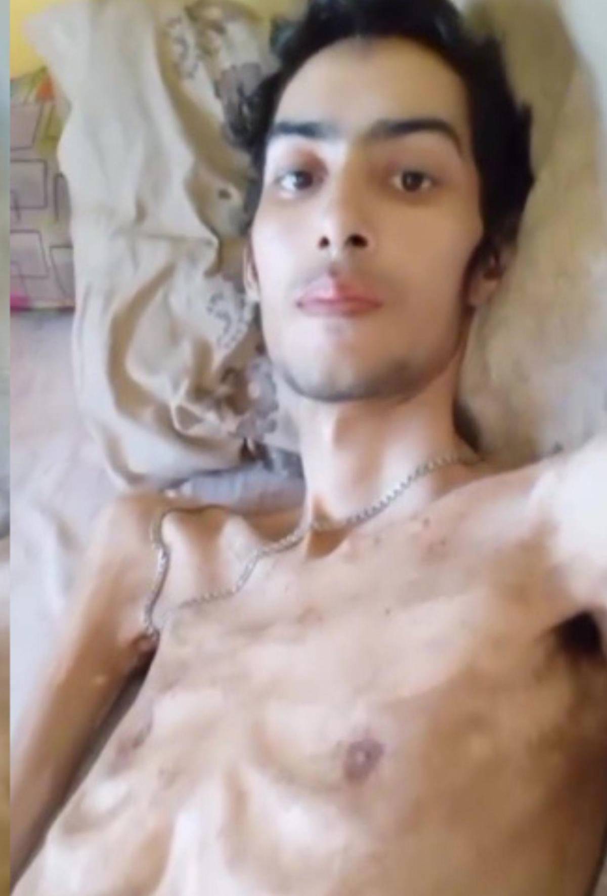 Joven de La Ceiba clama por TikTok un cupo en el hospital: A veces no tengo ni para un vaso de leche