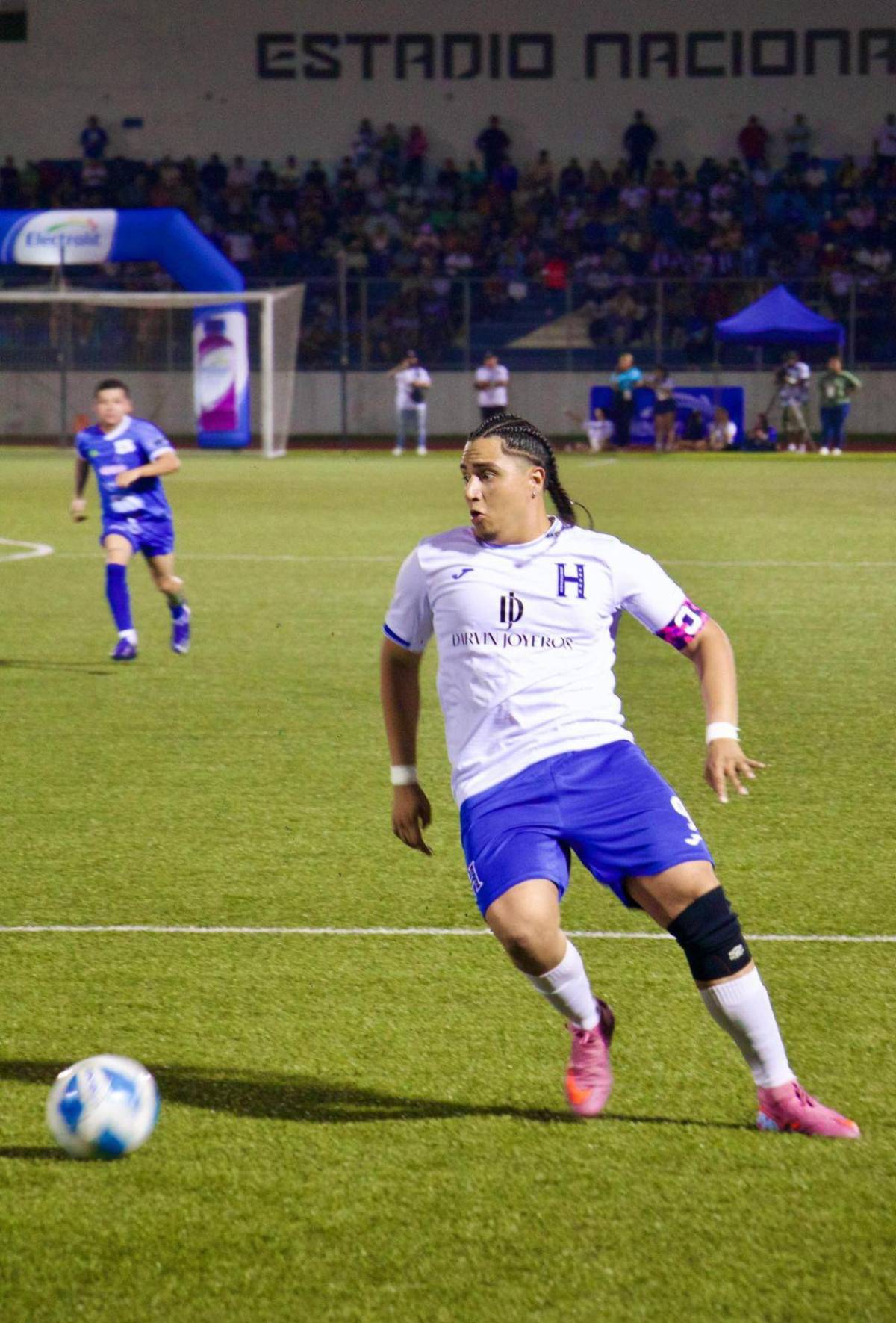 Convocatoria para juego de tiktokers Honduras-El Salvador: un funcionario pide ser llamado